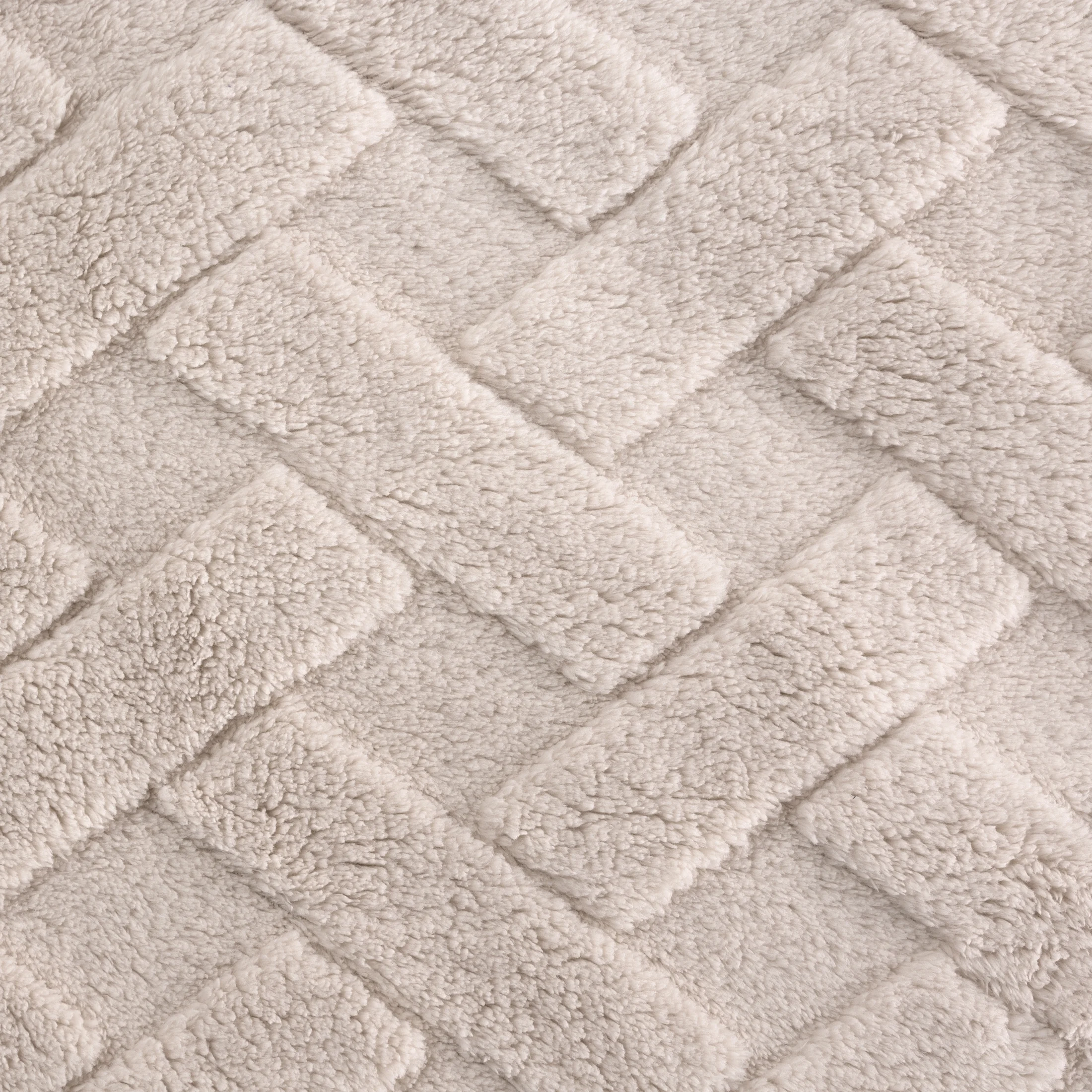 Narzuta na fotel-koc flano 70x160 cm beżowa zdobiona wytłaczanym wzorem CARO DESIGN 91 Eurofirany