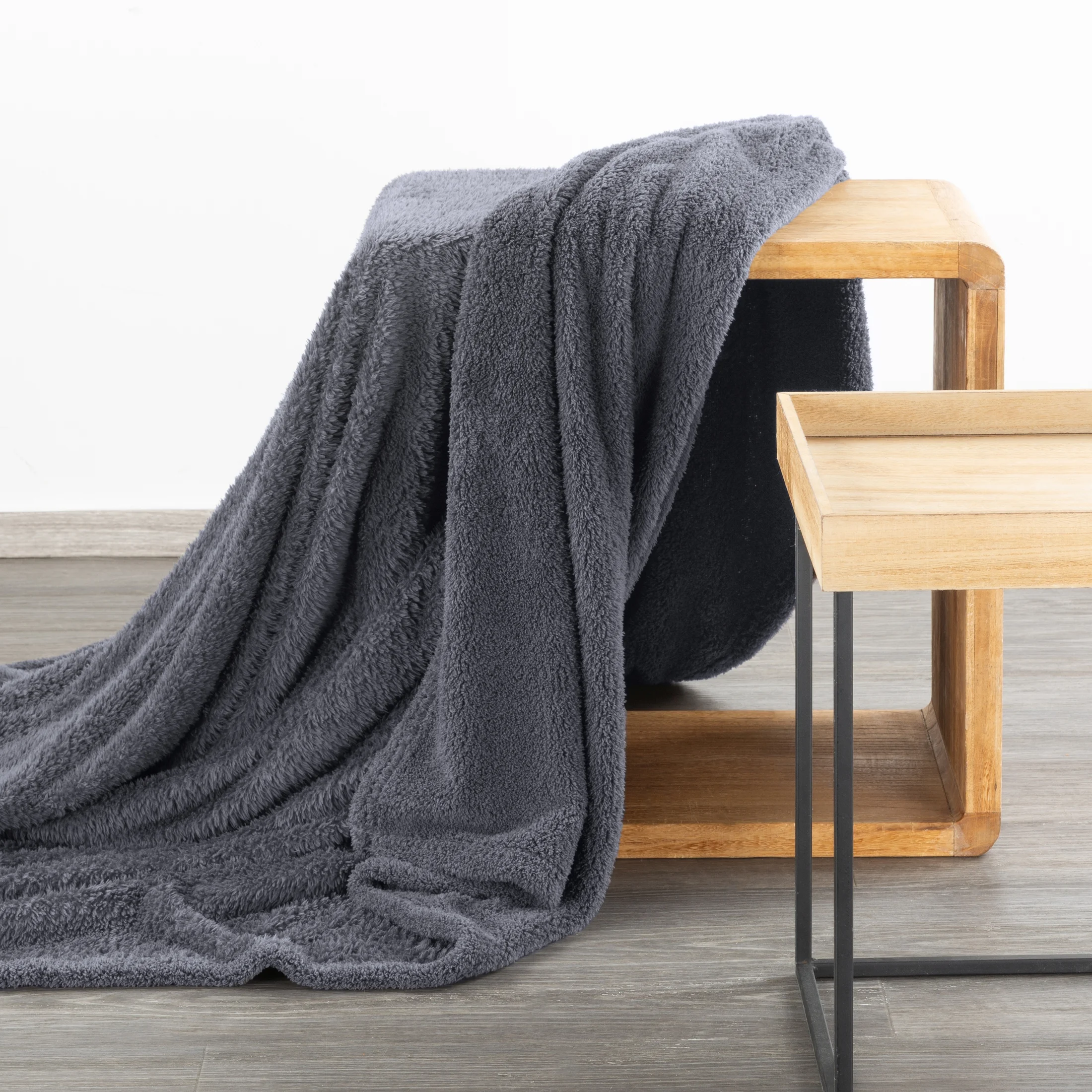 Koc polarowy 200x220 cm stalowy LORI DESIGN 91 Eurofirany