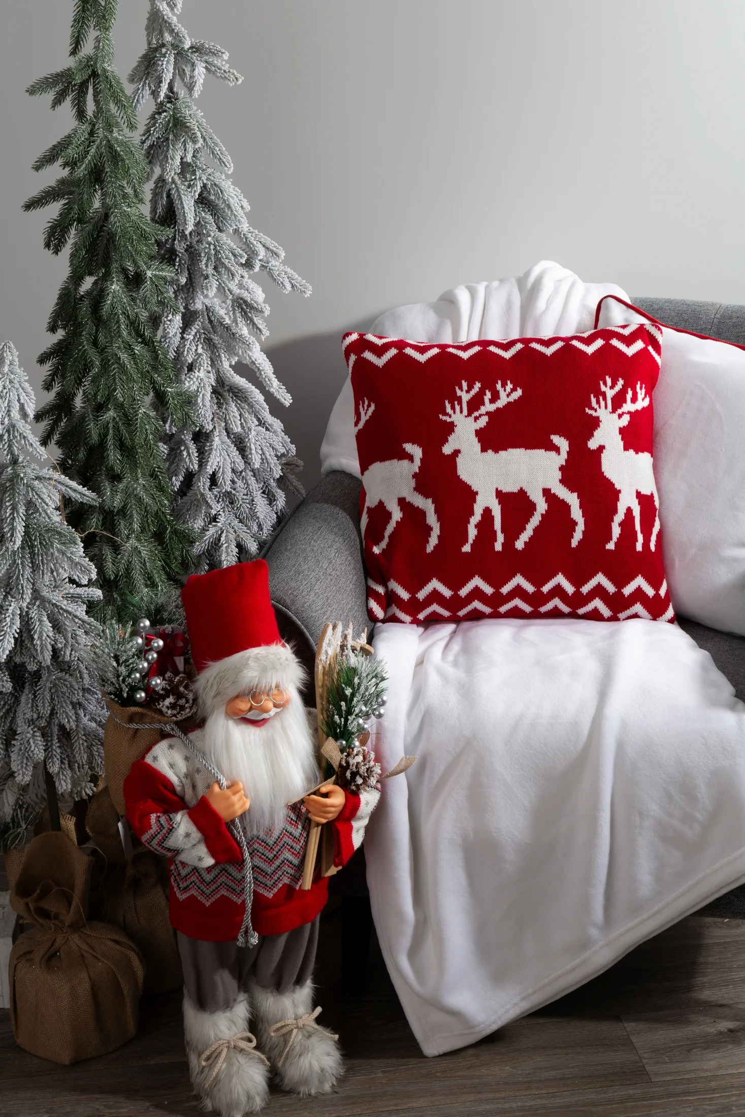 Poszewka na poduszkę 45x45 cm świąteczna o plecionej strukturze z motywem świątecznym czerwono, biała Eurofirany