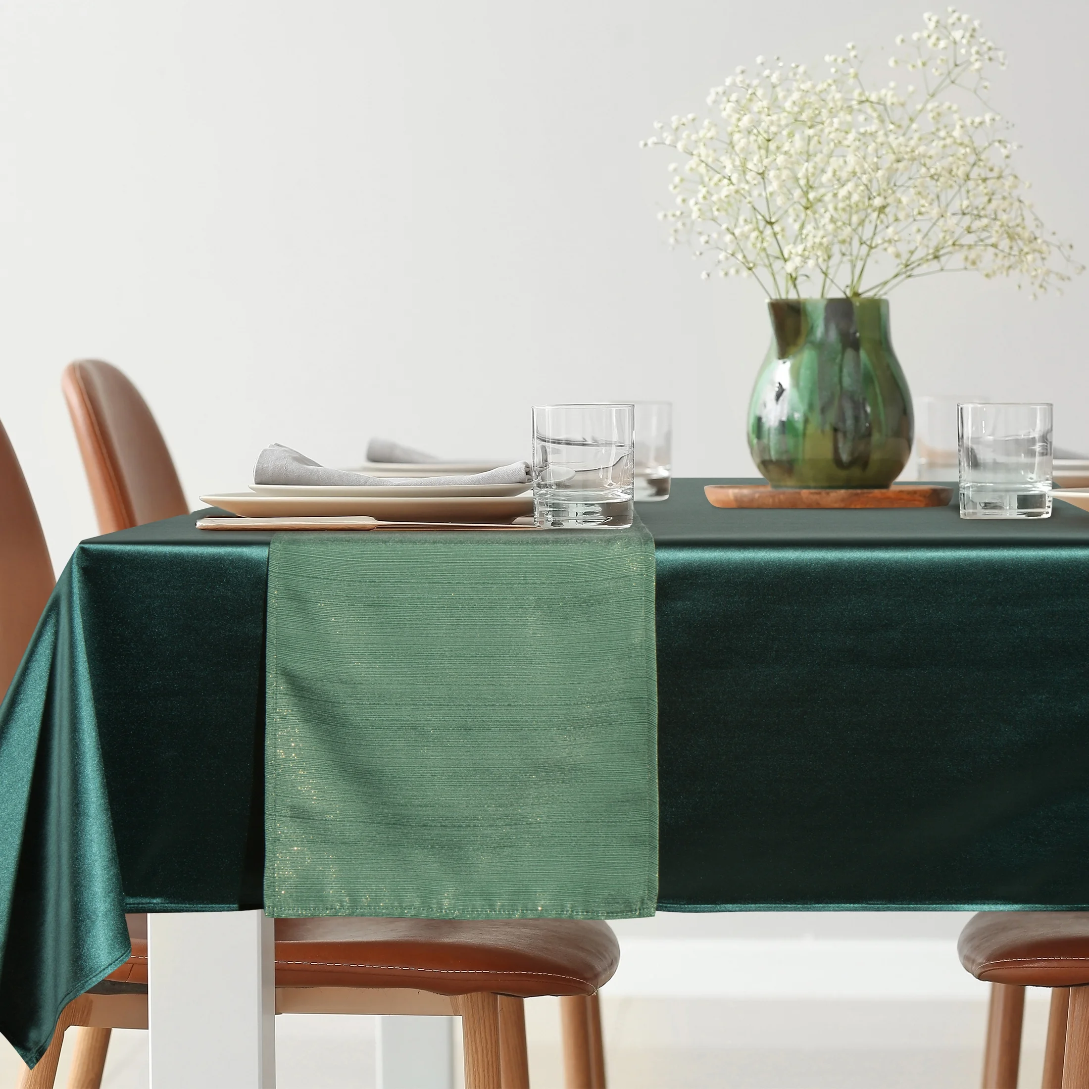Komplet obrus + bieżnik butelkowozielony, zielony 140x220 cm o satynowym połysku - GLAMO Eurofirany