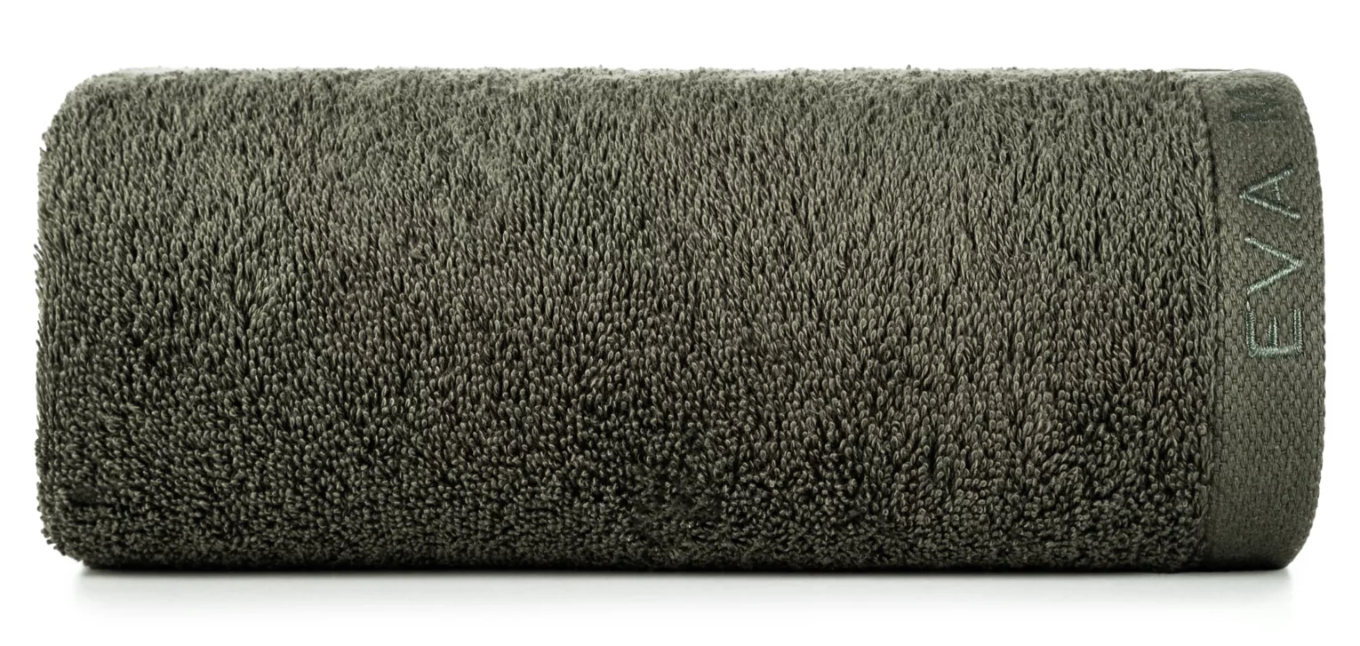 Ręcznik kąpielowy 70x140 cm bawełniany kolor ciemnooliwkowy z haftowanym logiem Eva Minge 550 g/m2 VENUS Eurofirany
