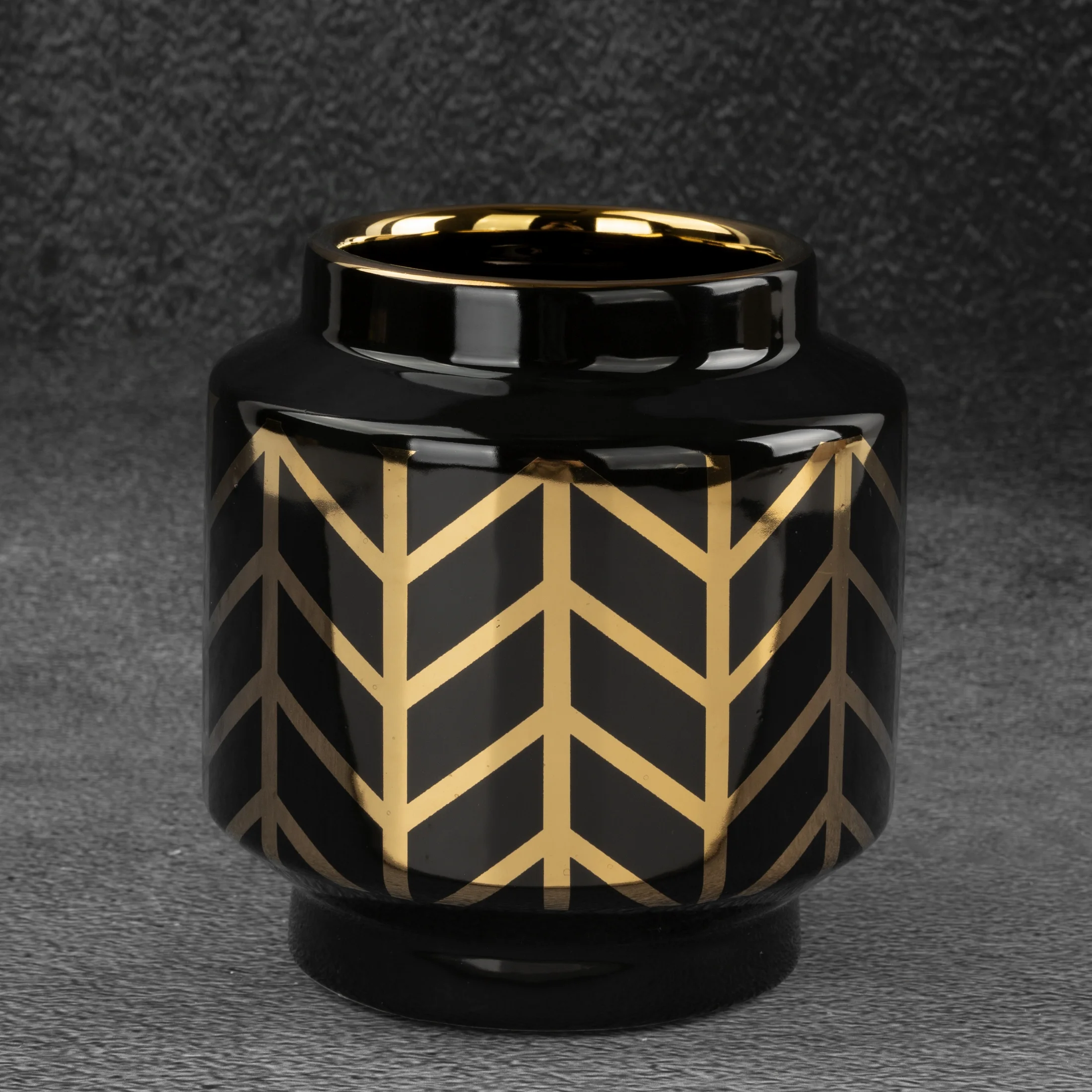 Wazon ceramiczny czarno-złoty z geometrycznym wzorem średnica 12x13 cm Eurofirany
