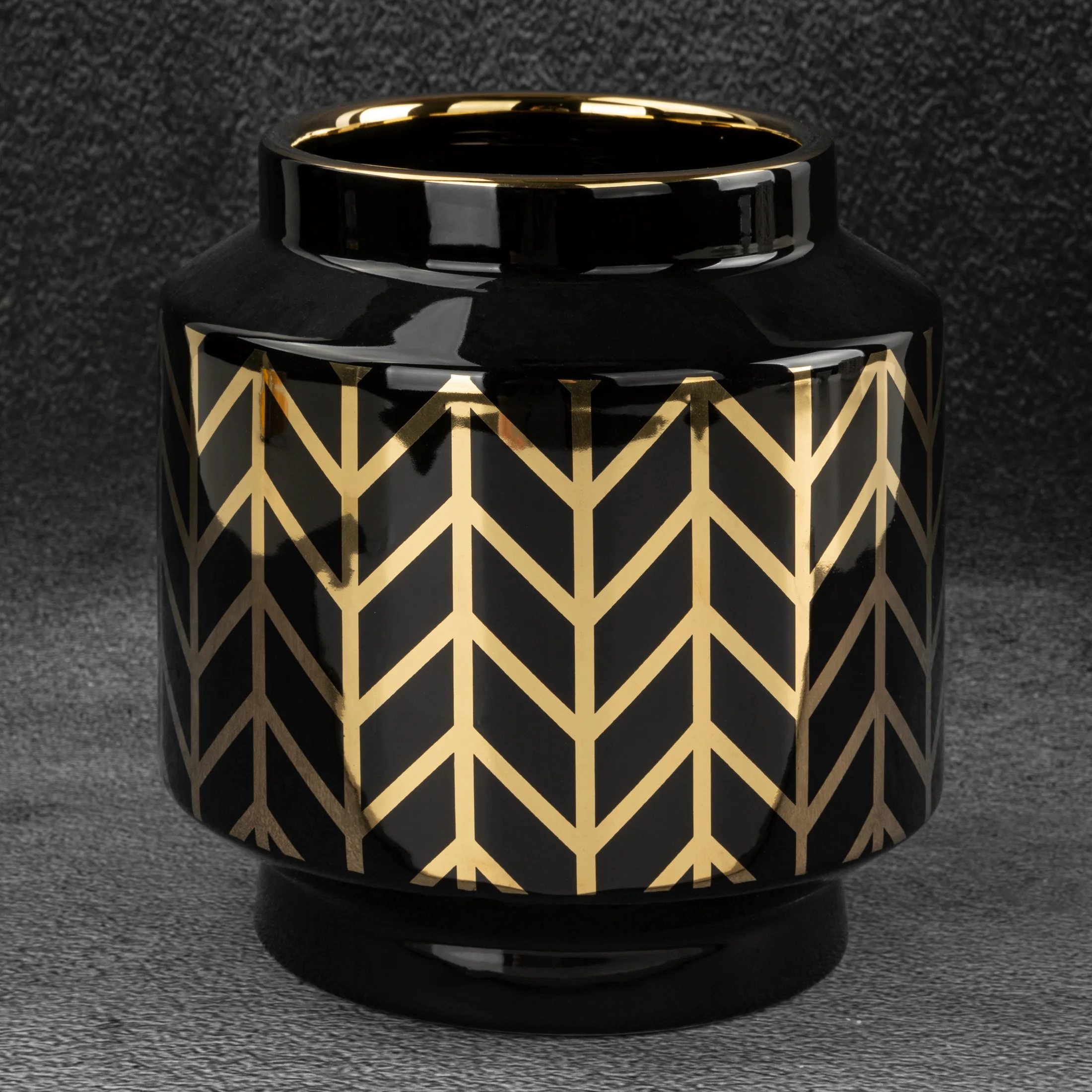 Wazon ceramiczny czarno-złoty z geometrycznym wzorem średnica 18x19 cm Eurofirany