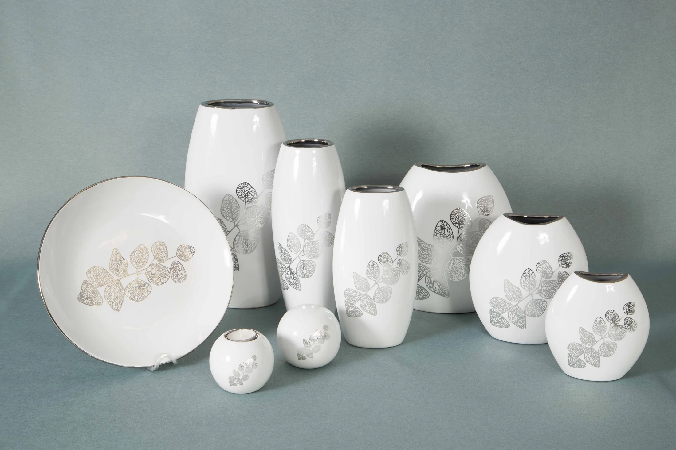 Kula ceramiczna biała ERIKA ze srebrnymi listkami 9x9 cm Eurofirany