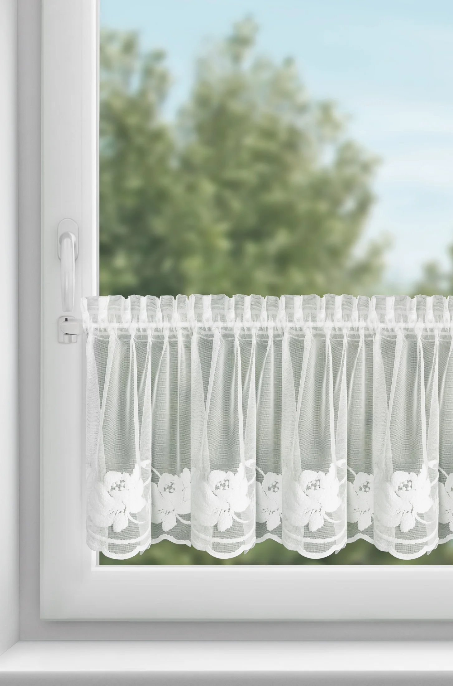 Zazdrostka biała z drobnej siateczki zdobiona subtelnym haftem 150x40 cm taśma - LETI Eurofirany