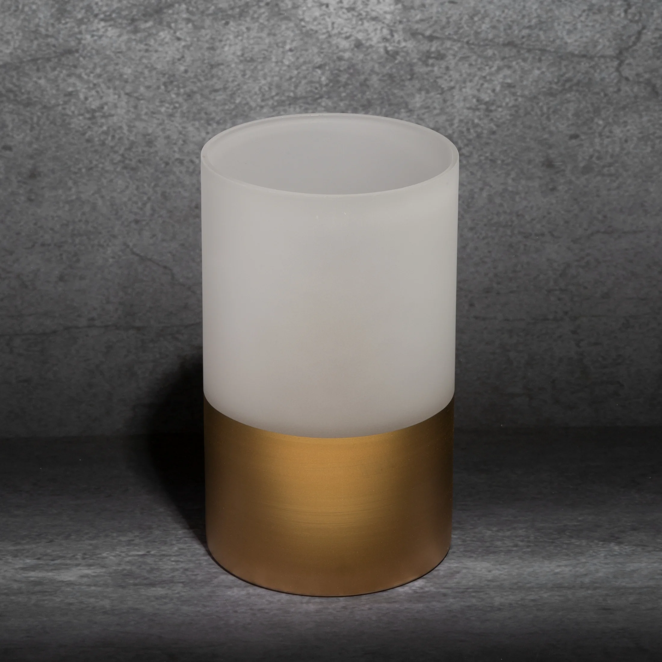 Świecznik dekoracyjny LUNA 5 biało-złoty szklany o klasycznym kształcie Limited Collection Eurofirany