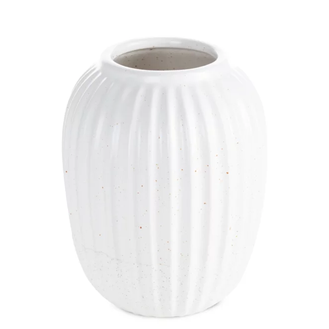 Wazon dekoracyjny biały zdobiony tłoczonym wzorem prążków 17x21 cm KAJLA