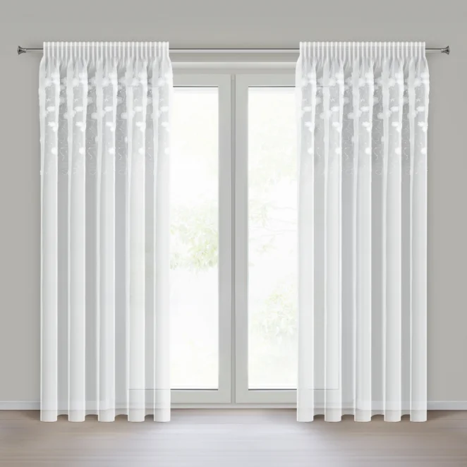 Firana biała z drobnej siateczki zdobiona naszywanymi kwiatami o przestrzennej formie z koralikami 140x270 cm taśma - BIANCA2 Eva Minge Eurofirany