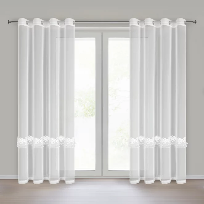 Firana biała z mikrosiateczki zdobiona aplikacją w kwiaty 140x250 cm przelotka - ISOLA Eurofirany