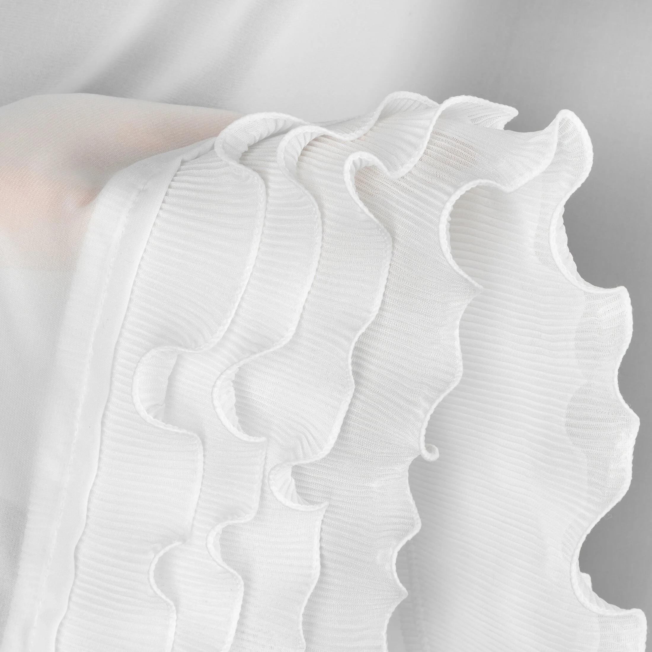 Firana biała z szyfonu zdobiona falbanką 400x80 cm taśma - LUISA Eurofirany