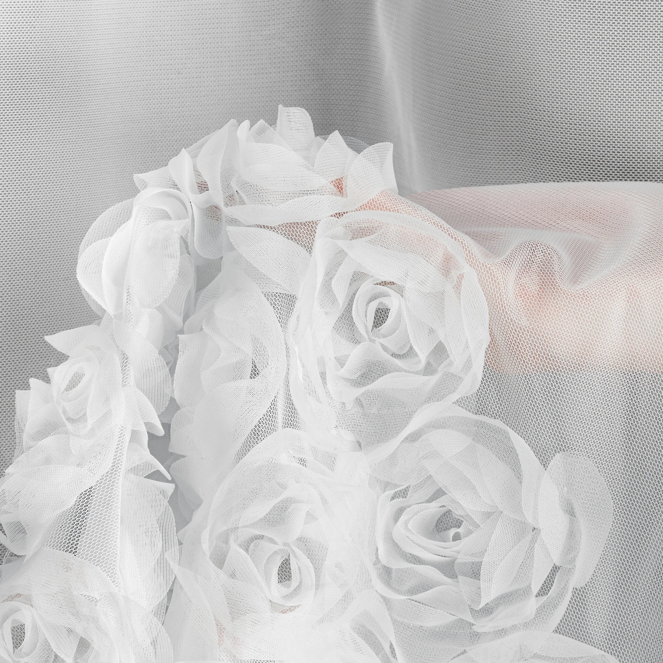 Firana z siateczki biała zdobiona pasem aplikacji róż 3D 350x270 cm taśma ROSES Eva Minge Eurofirany