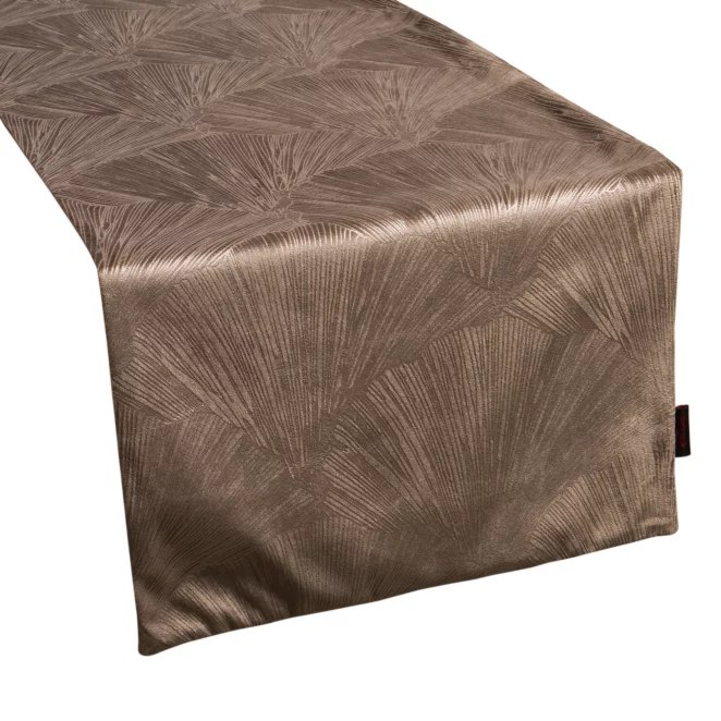 Bieżnik na stół brązowy 40x140 cm welwetowy GOJA z błyszczącym nadrukiem w formie liści miłorzębu PIERRE CARDIN