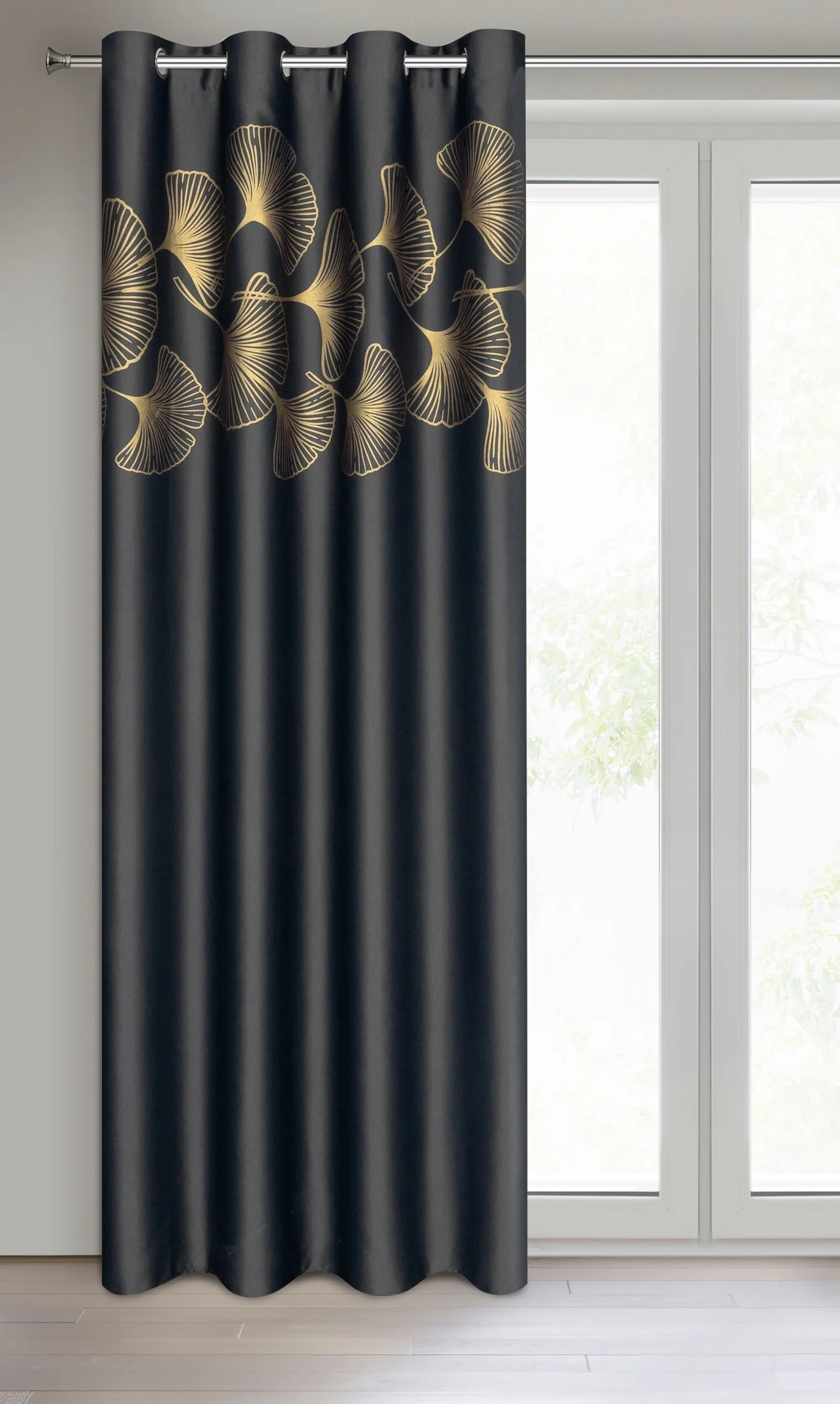 Harmony czarna zasłona zaciemniająca ze złotym wzorem liści ginko na przelotkach 140x250 cm Eurofirany