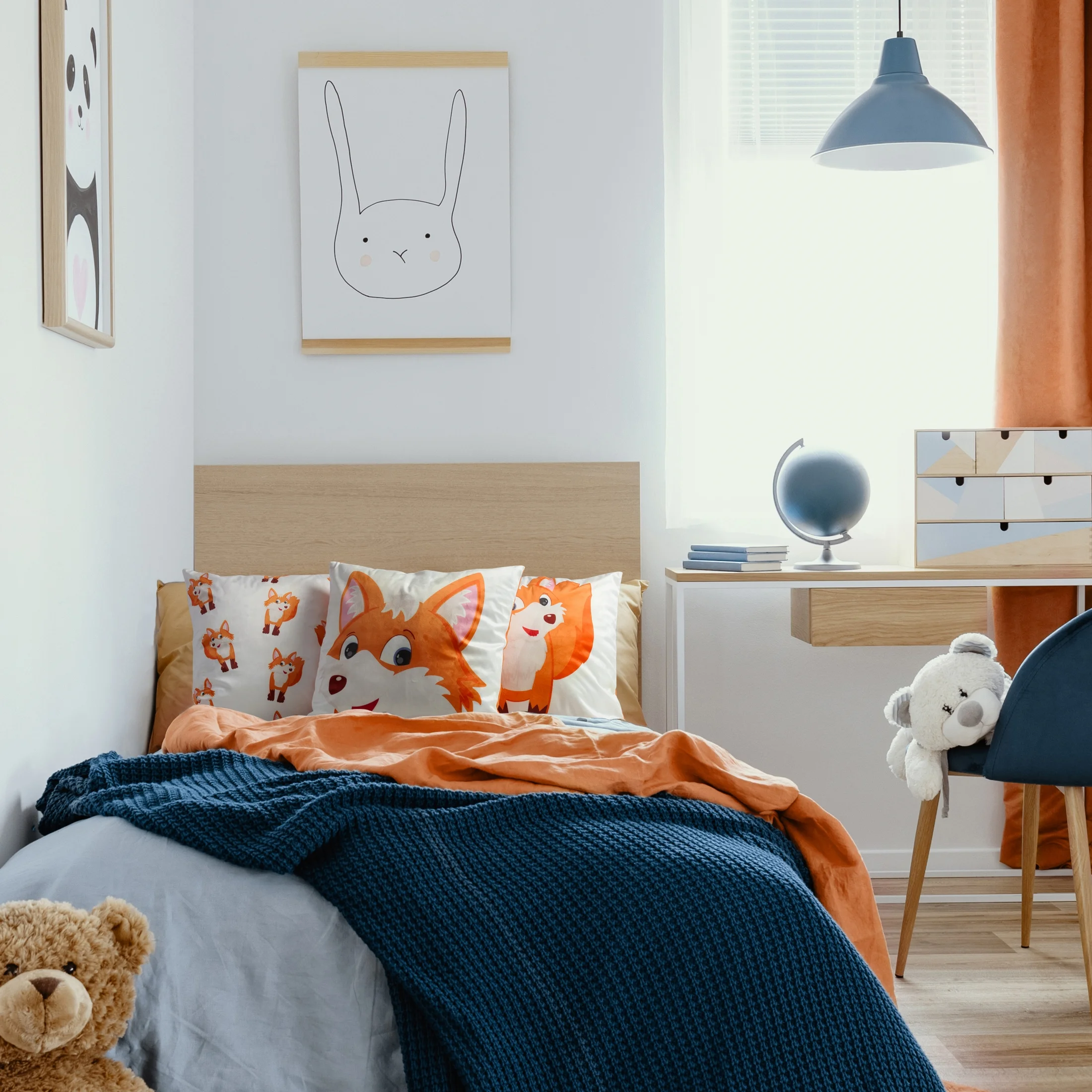 Poszewka na poduszkę 45x45 cm welwetowa z drukowany, motywem zabawnego liska biało, pomarańczowa KIDS 9A DESIGN 91 Eurofirany