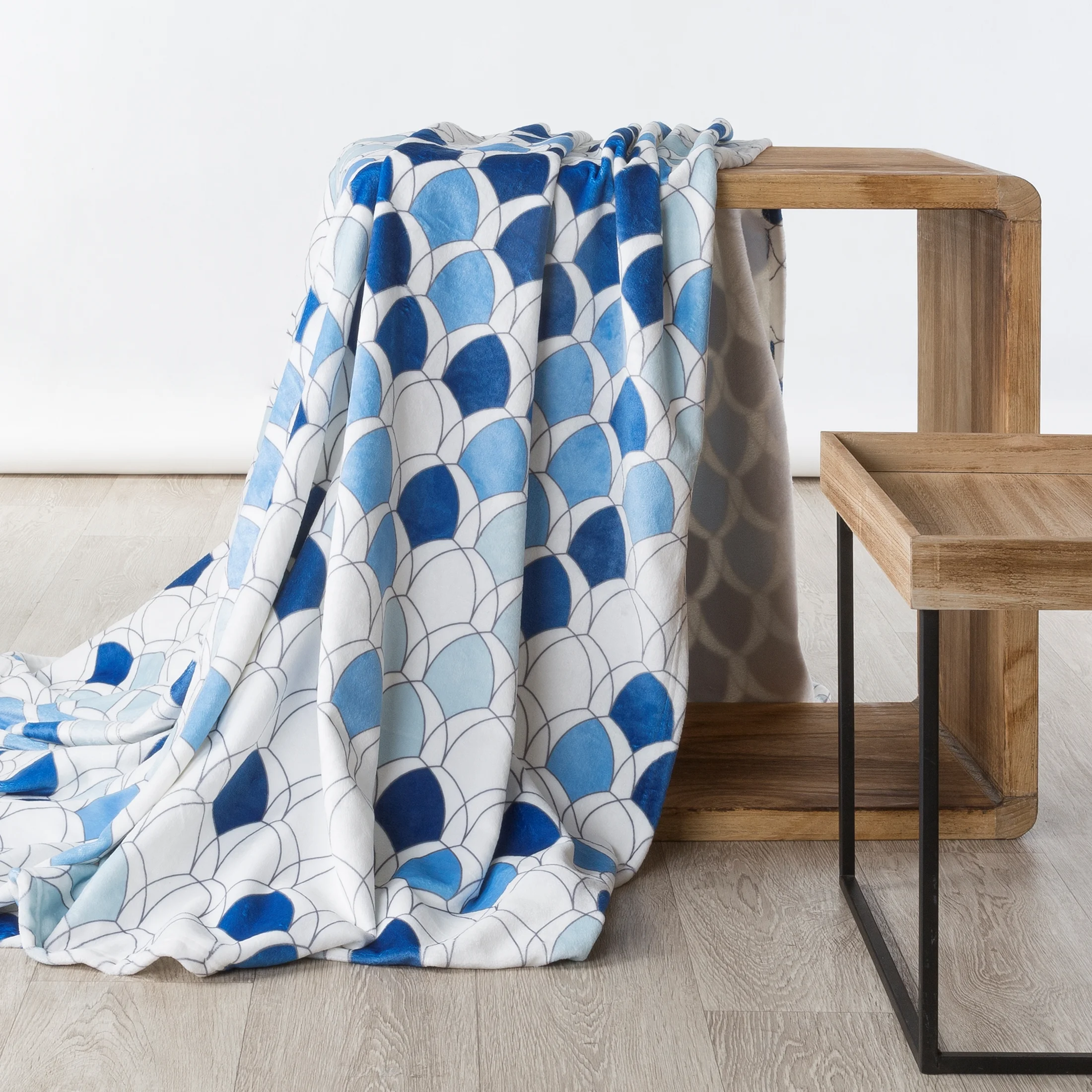 Koc KLOE z mikroflano z geometrycznym wzorem Design 91