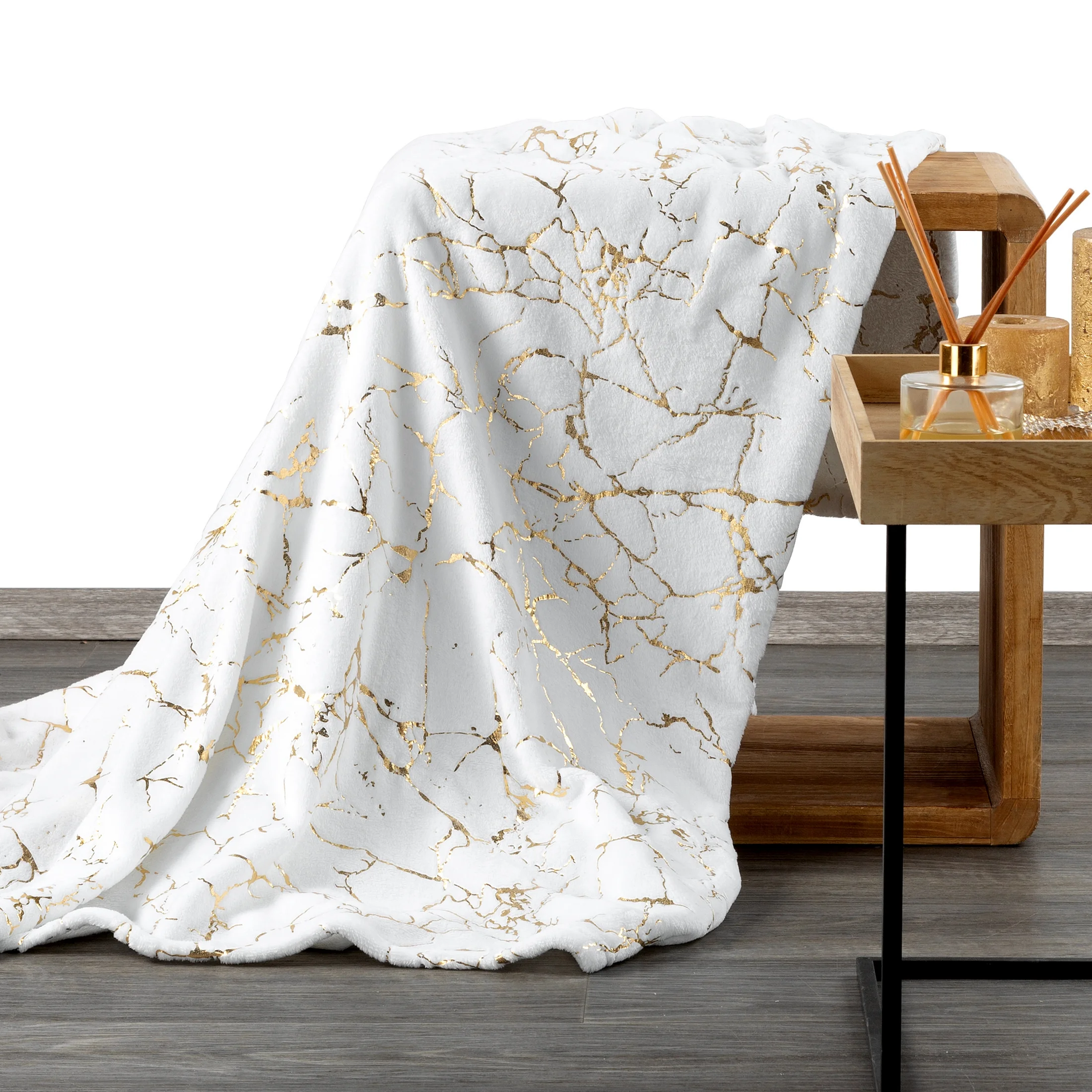 Koc 150x200 cm biało, złoty z połyskującym nadrukiem marmurku GLAMO DESIGN 91 Eurofirany