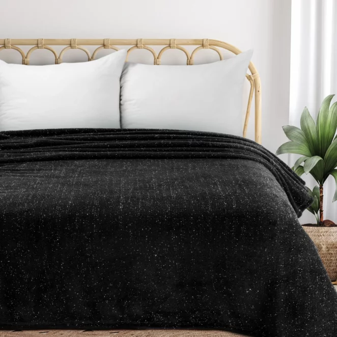 Koc  150x200 cm czarno, srebrny z dodatkiem lśniącej nici BLINK DESIGN 91 Eurofirany