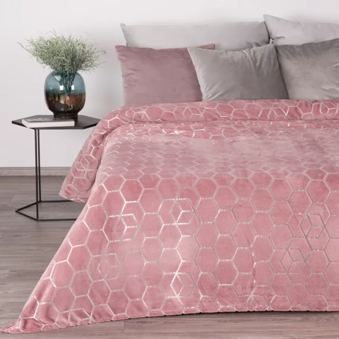 Koc 150x200 cm różowy z geometrycznym nadrukiem MALIBU Eurofirany