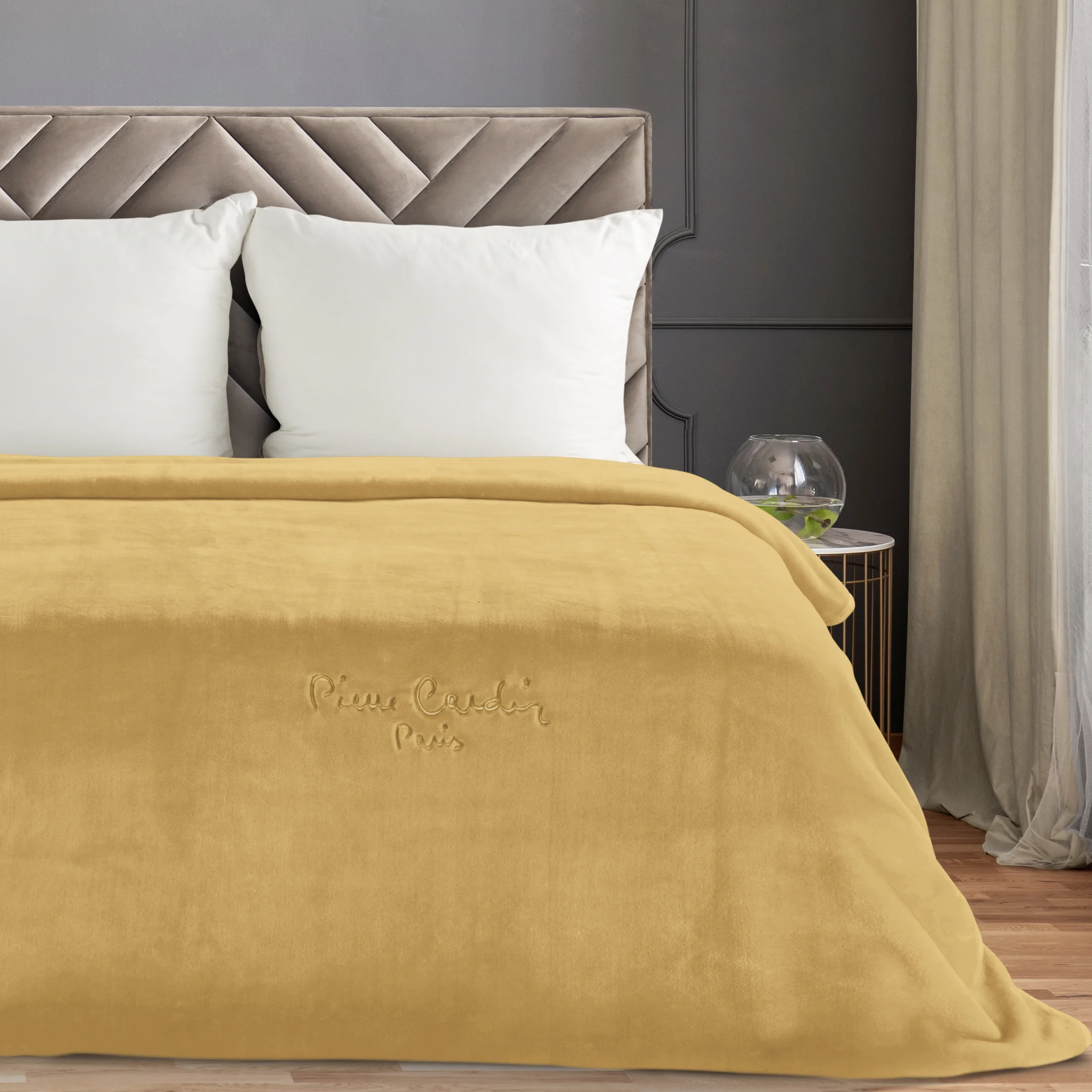 Koc 220x240 cm miodowy o wysokiej gramaturze z haftowanym logo CLARA PIERRE CARDIN Eurofirany