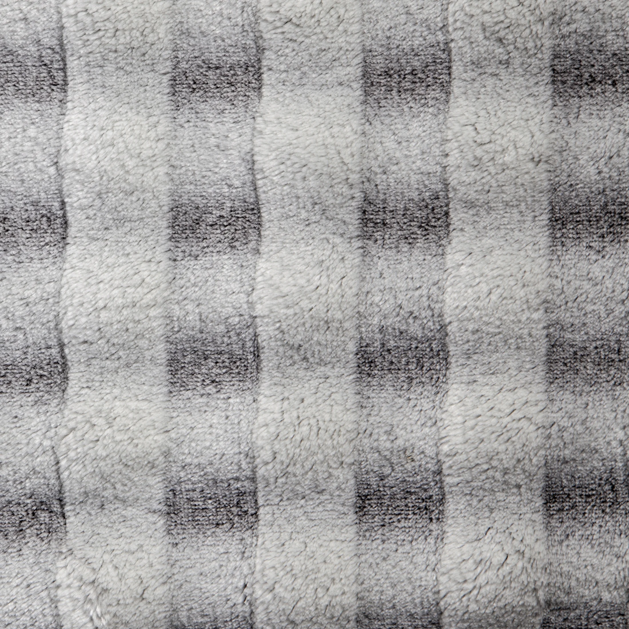 Koc-narzuta na fotel flano 200x220 cm beżowy zdobiony wytłaczanym 3D wzorem kostki KOSTKA design 91 Eurofirany