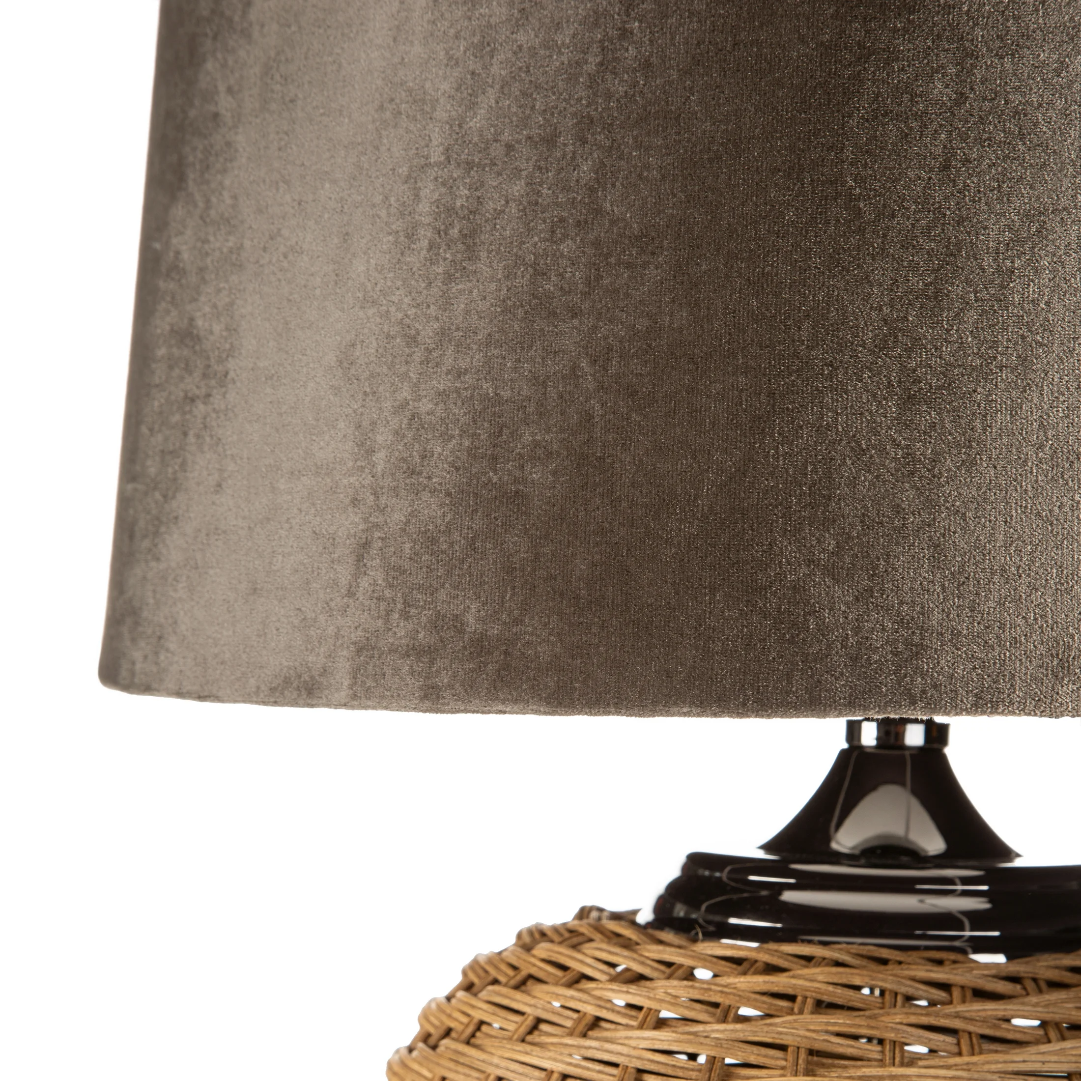 Lampa stołowa do pokoju ciemnobeżowa PATI w stylu boho z plecioną podstawą i welwetowym abażurem Eurofirany