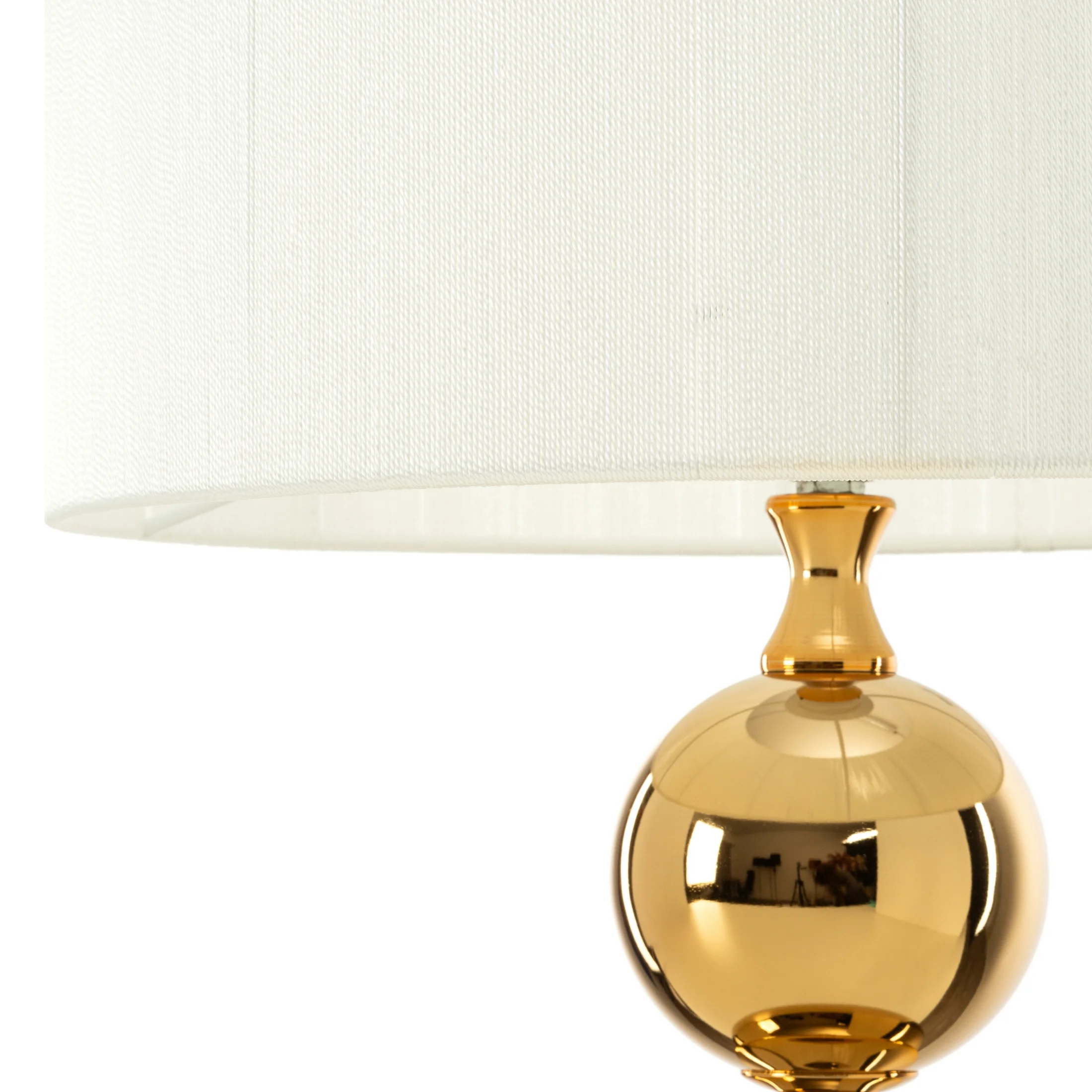 Lampa stołowa do salonu biało, złota DAISY na metalowej podstawie z matowym abażurem Eurofirany