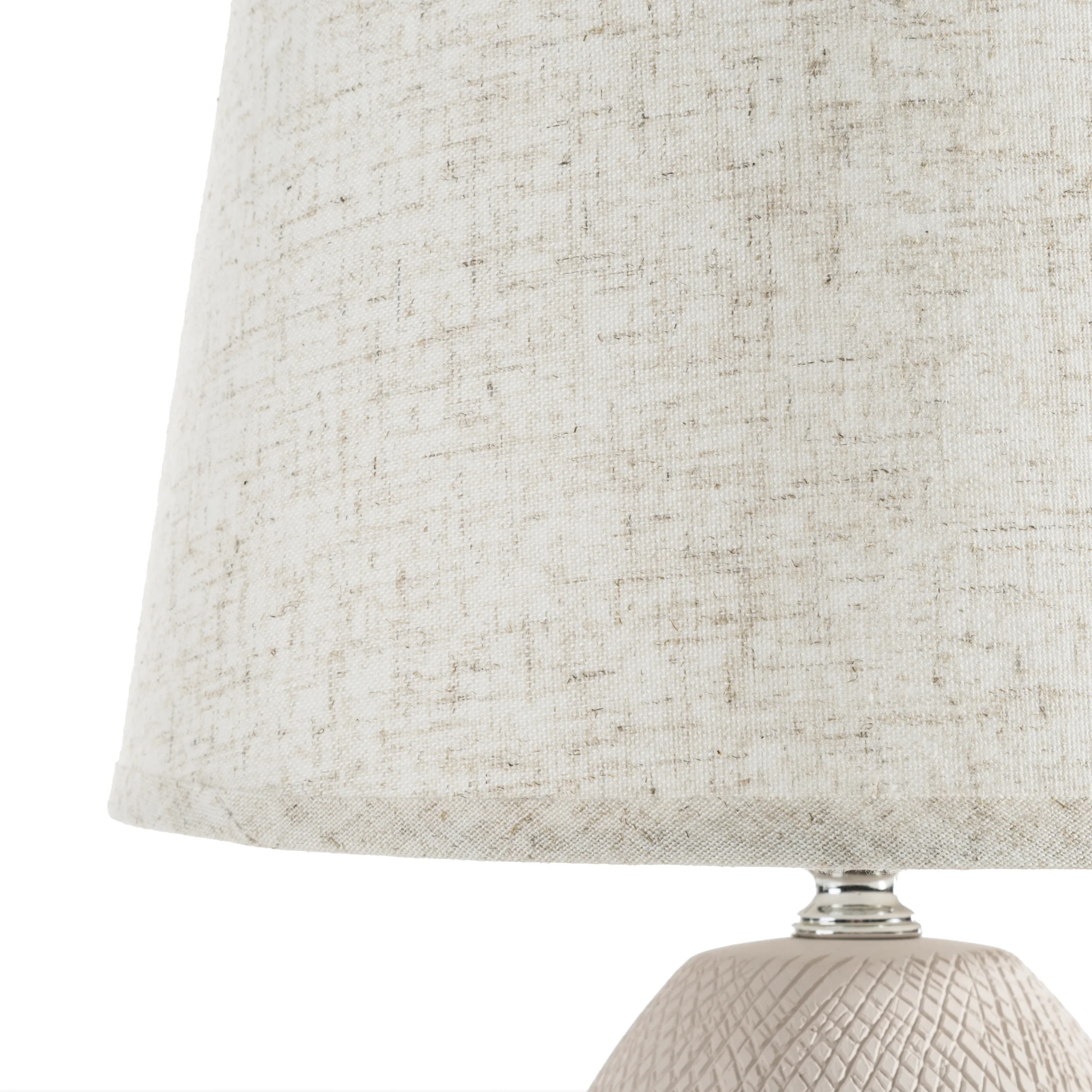 Lampka ceramiczna kremowo-beżowa zdobiona wytłaczanym wzorem 23x23x39 cm Eurofirany