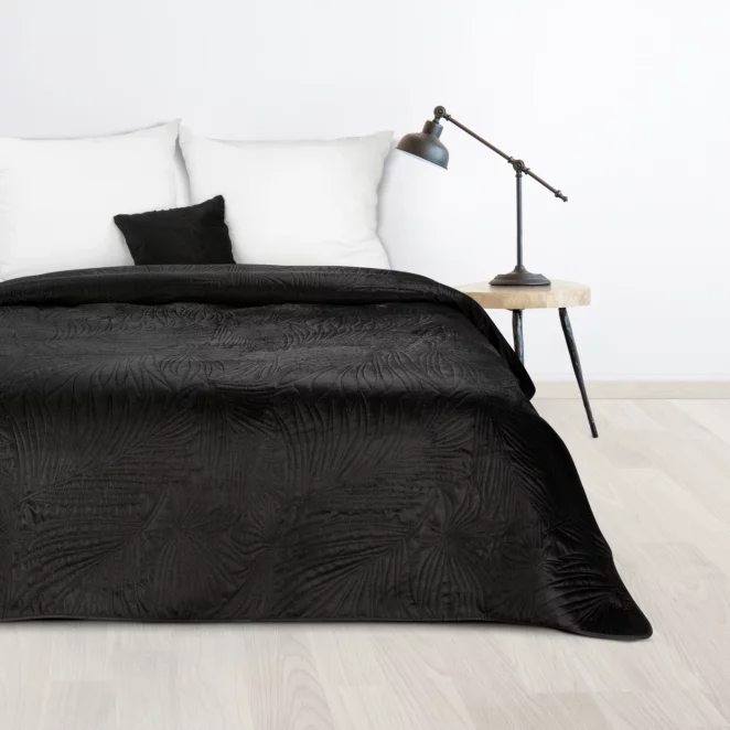 Narzuta welwetowa czarna 170x210 cm pikowana metodą hot press we wzór liści palmy LUIZ DESIGN 91 Eurofirany