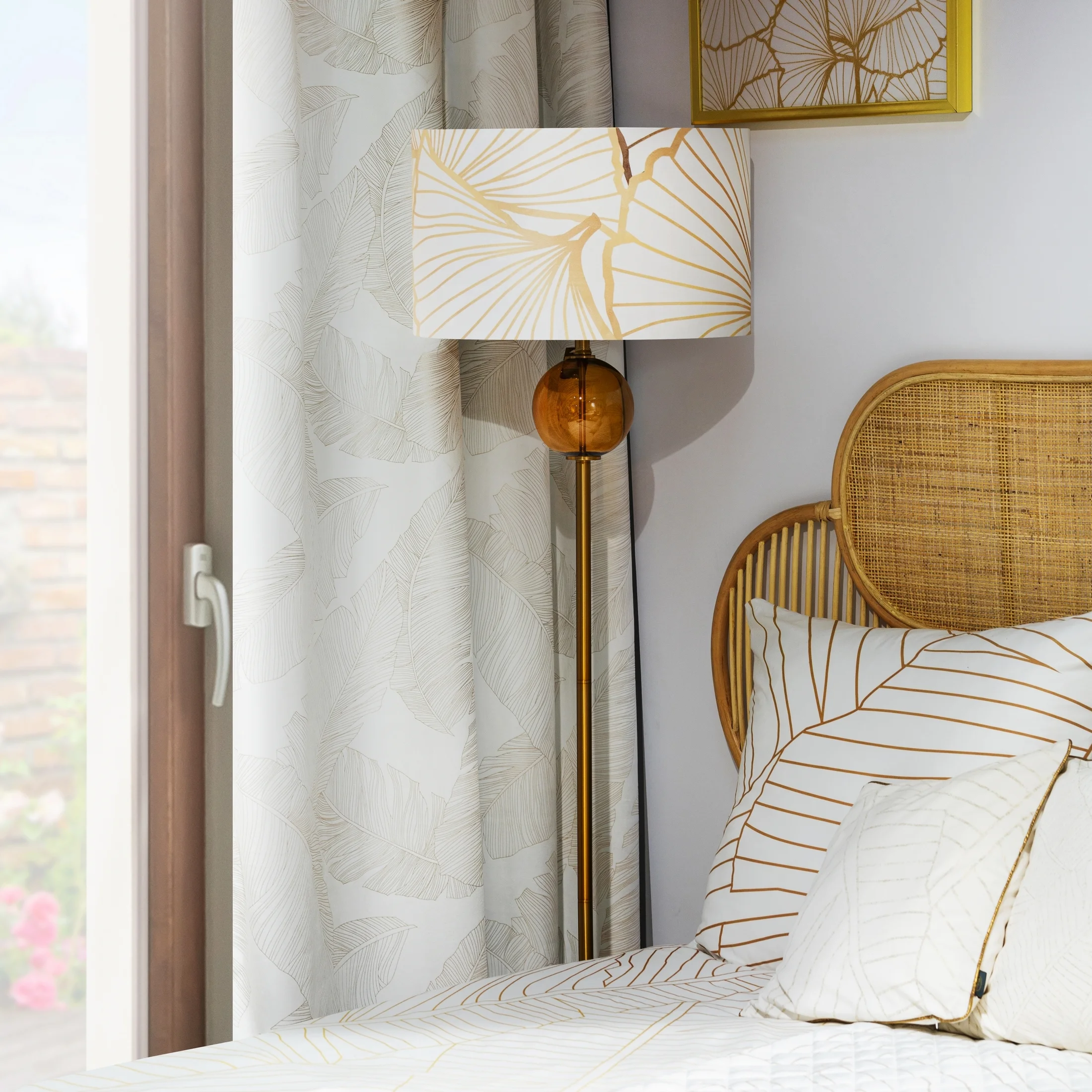 Lampa stojąca biała LUNA 3 z welwetowym abażurem w geometryczny wzór Limited Collection Eurofirany
