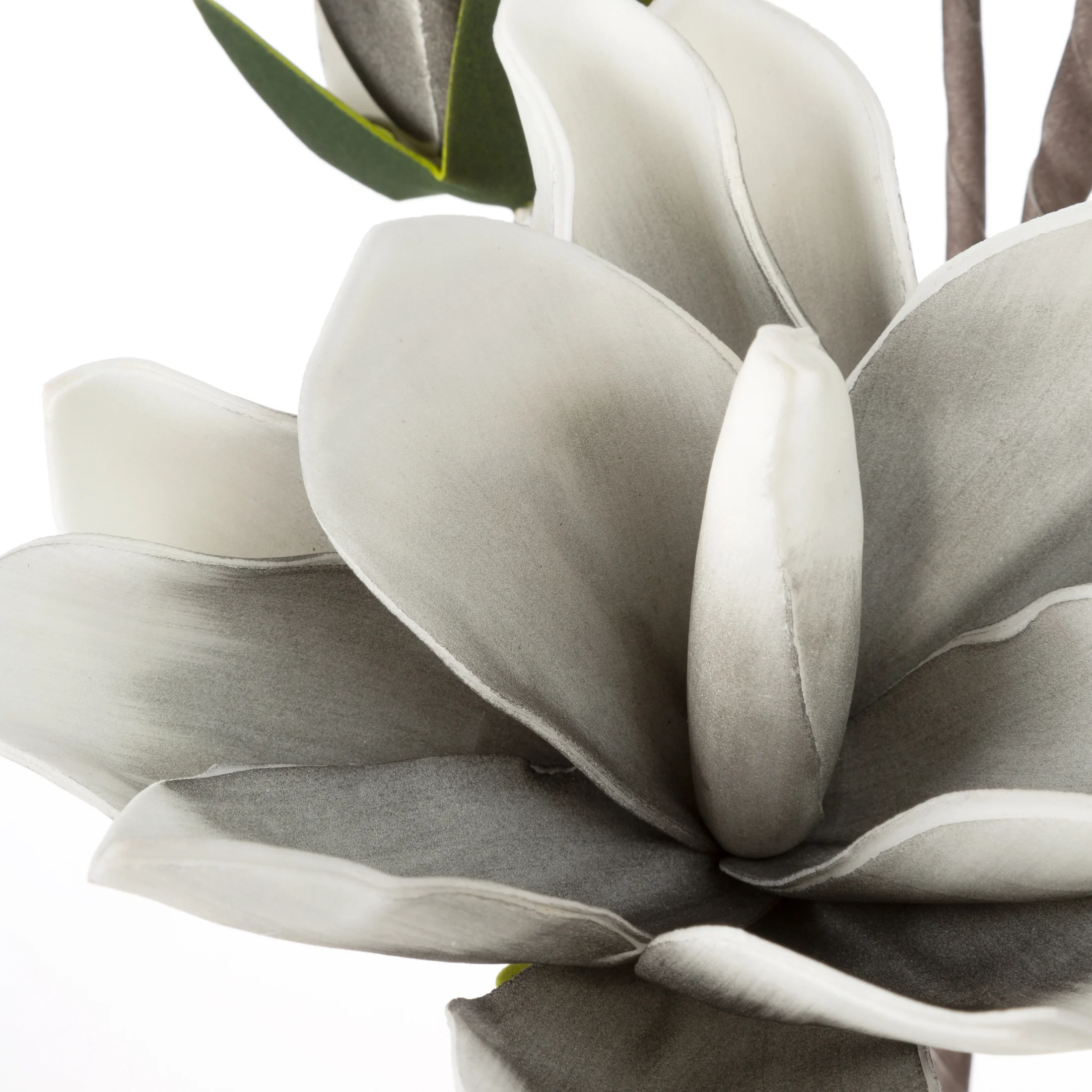 Kwiat sztuczny magnolii popielato, biały z plastycznej pianki foamiran 59 cm