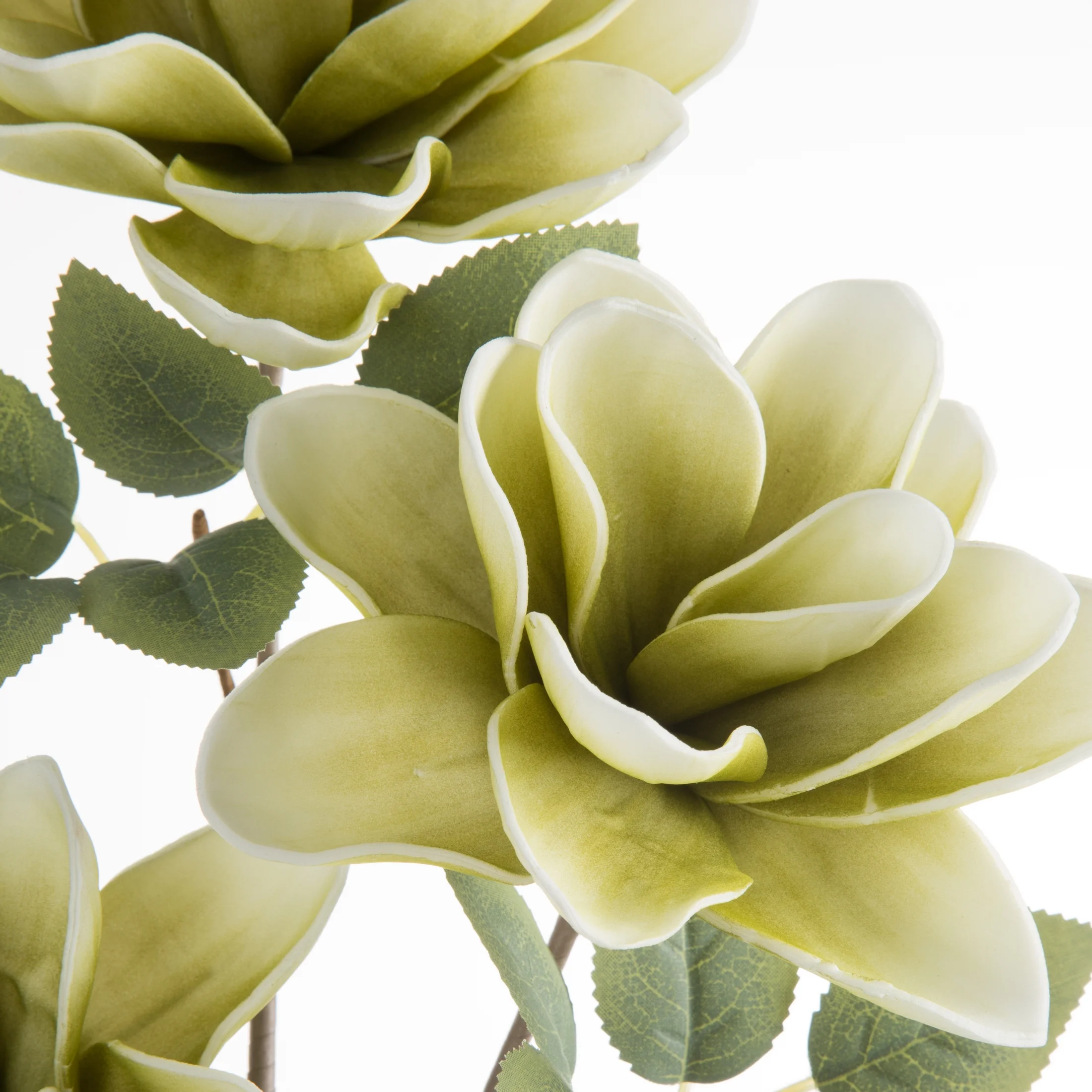 Kwiat sztuczny magnolii jasnozielono, biały z plastycznej pianki foamirian 68 cm