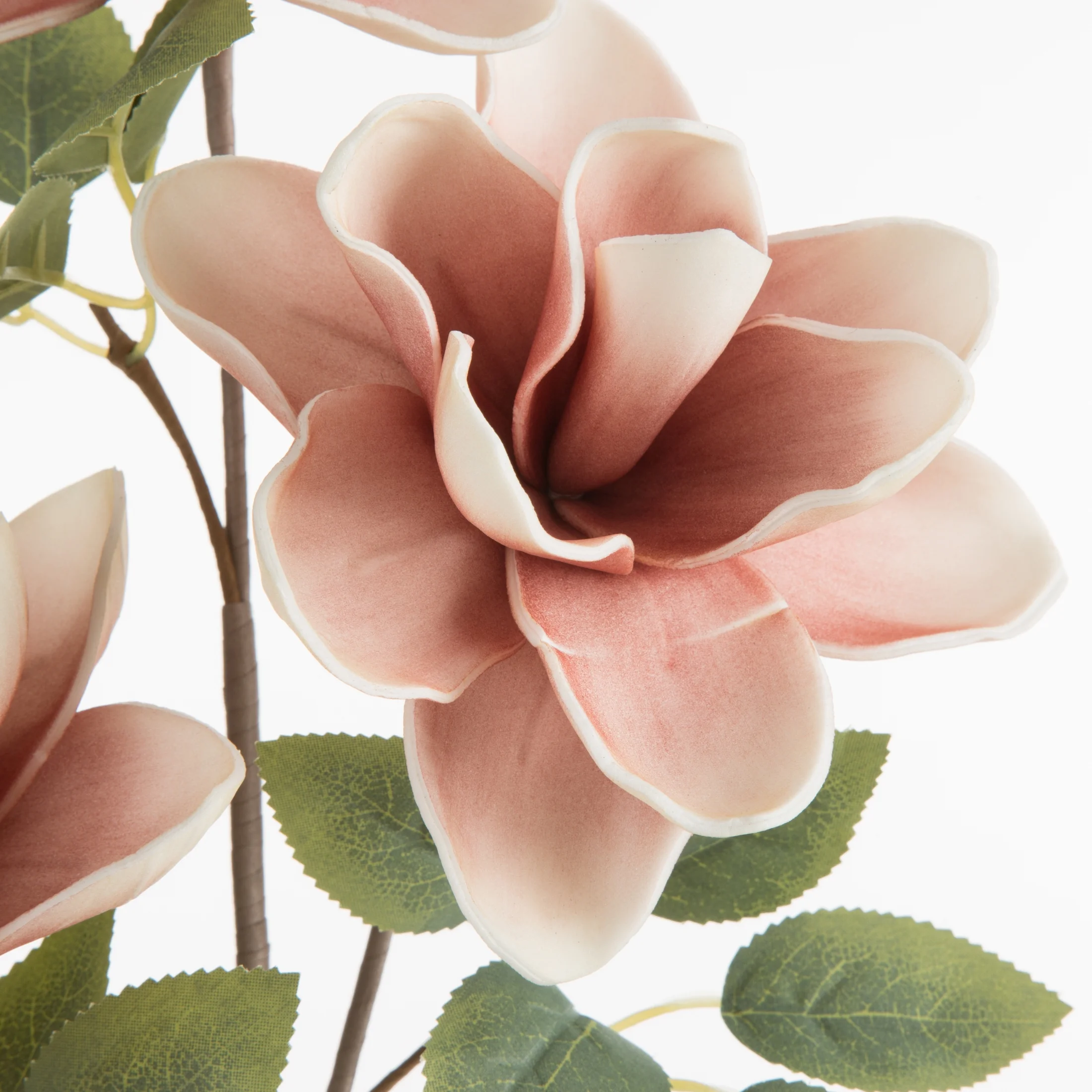 Kwiat sztuczny magnolii ciemnoróżowo, kremowy z plastycznej pianki foamirian 68 cm