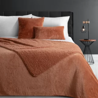 Narzuta dwustronna z przyjemnego futerka i tkaniny barankowej pudrowa 170x210 cm NINA Eurofirany Premium
