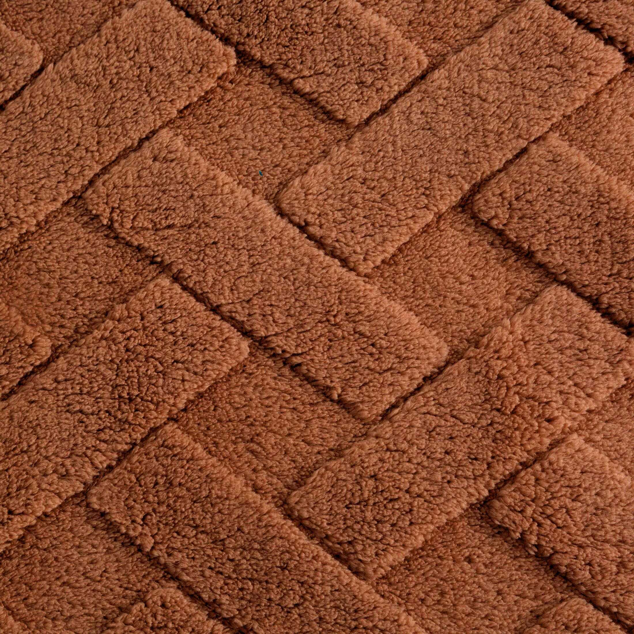 Narzuta na fotel-koc flano 70x160 cm ceglasta zdobiona wytłaczanym wzorem CARO DESIGN 91 Eurofirany