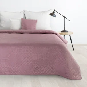 Narzuta różowa 220x240 cm z patchworkowym motywem wytłaczanym techniką hot press BONI 5 DESIGN 91 Eurofirany