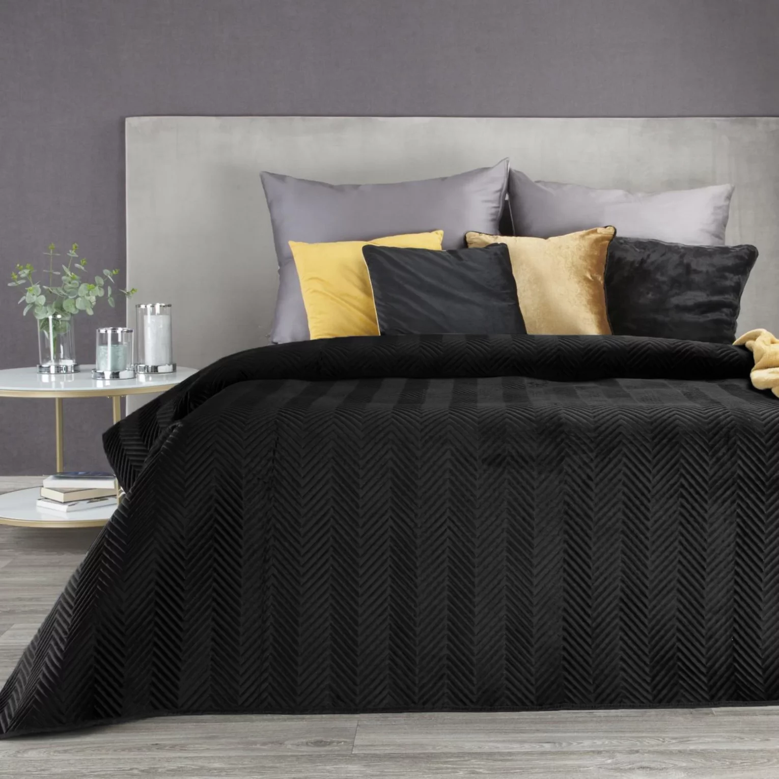 Narzuta welwetowa czarna 200x220 cm pikowana w jodełkę metodą hot press SOFIA EUROFIRANY PREMIUM
