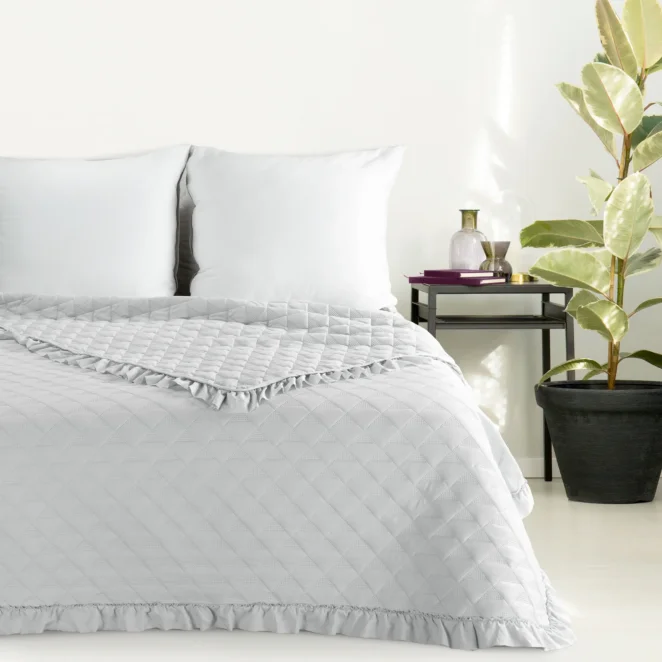 Narzuta srebrna 200x220 cm obszyta falbaną pikowana techniką hot press VANESA EUROFIRANY CLASSIC