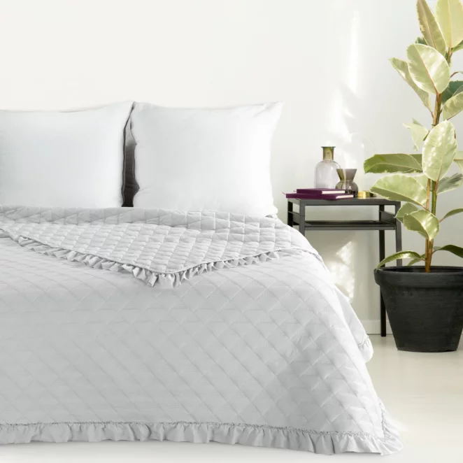 Narzuta srebrna 200x220 cm obszyta falbaną pikowana techniką hot press VANESA EUROFIRANY CLASSIC