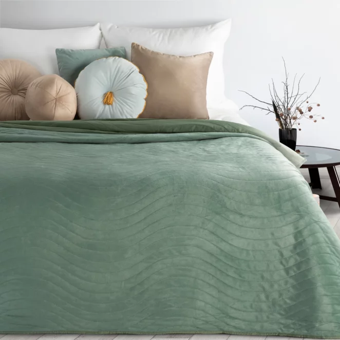 Narzuta welurowa zielona 200x220 cm pikowana metodą hot press wzór falisty LUIZ 10 Design 91 Eurofirany