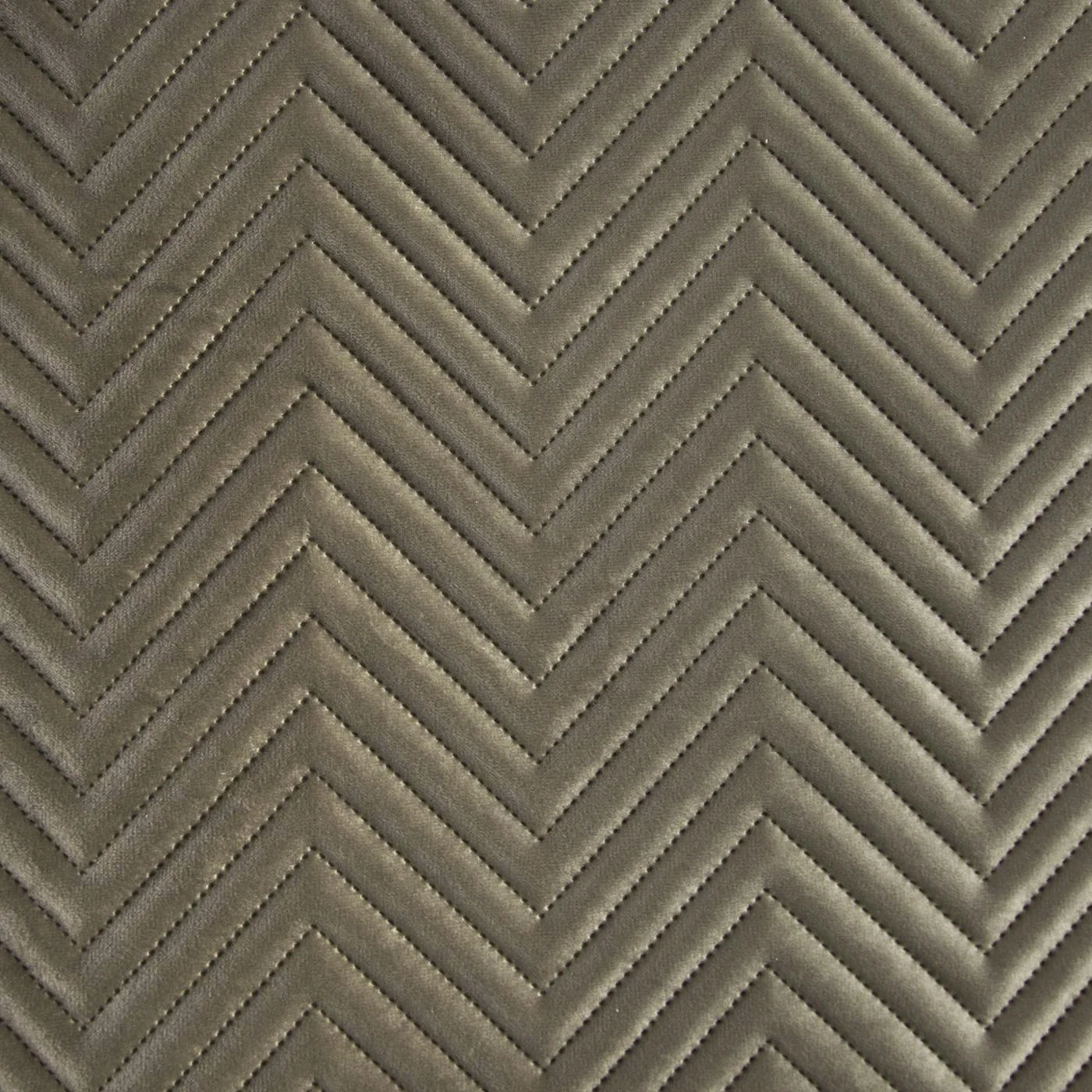 Narzuta welwetowa na fotel brązowa 70x160 cm pikowana w jodełkę metodą hot press SOFIA EUROFIRANY PREMIUM