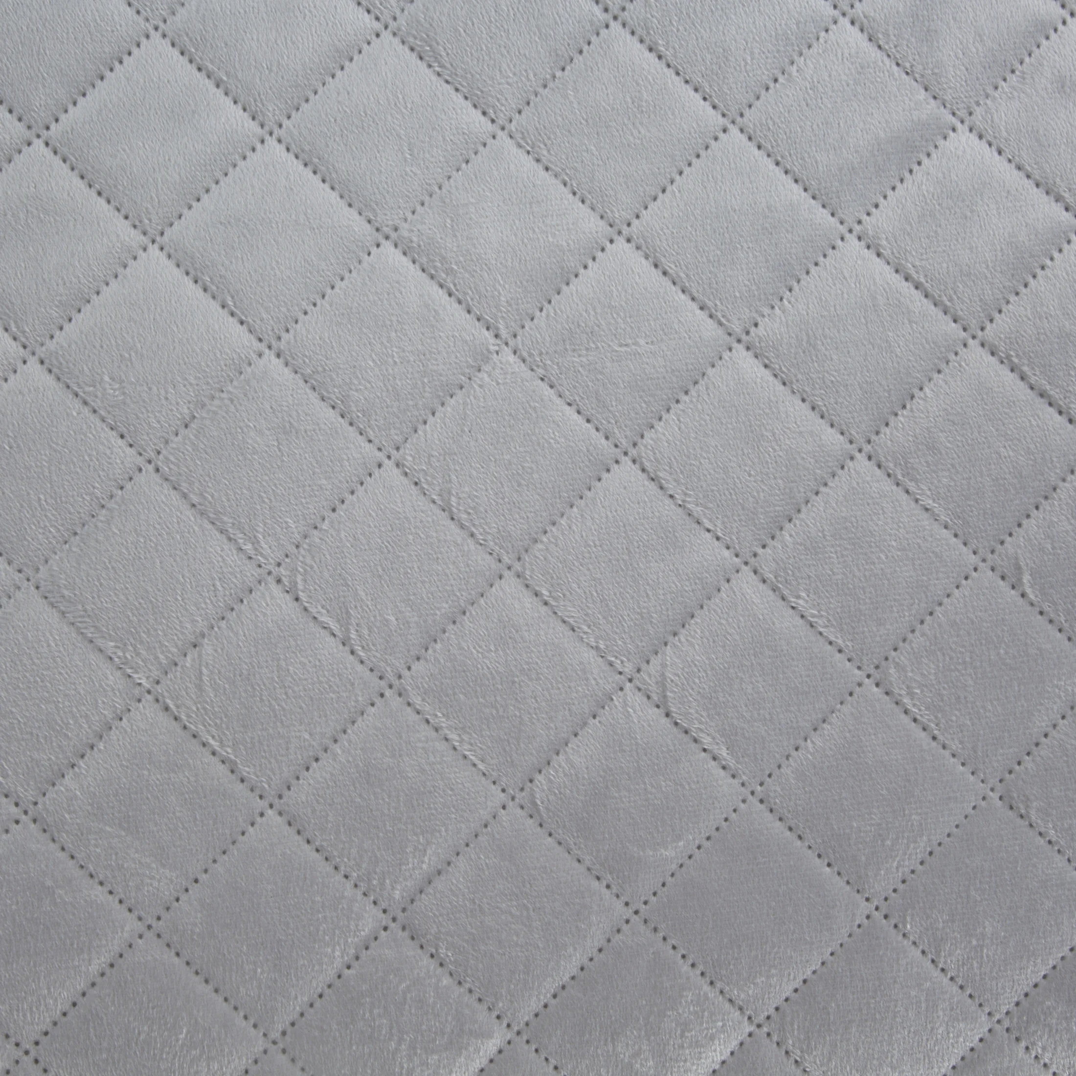 Narzuta welwetowa na fotel jasnoszara 70x160 cm pikowana metodą hot press w geometryczny wzór LUIZ 5 DESIGN 91 Eurofirany