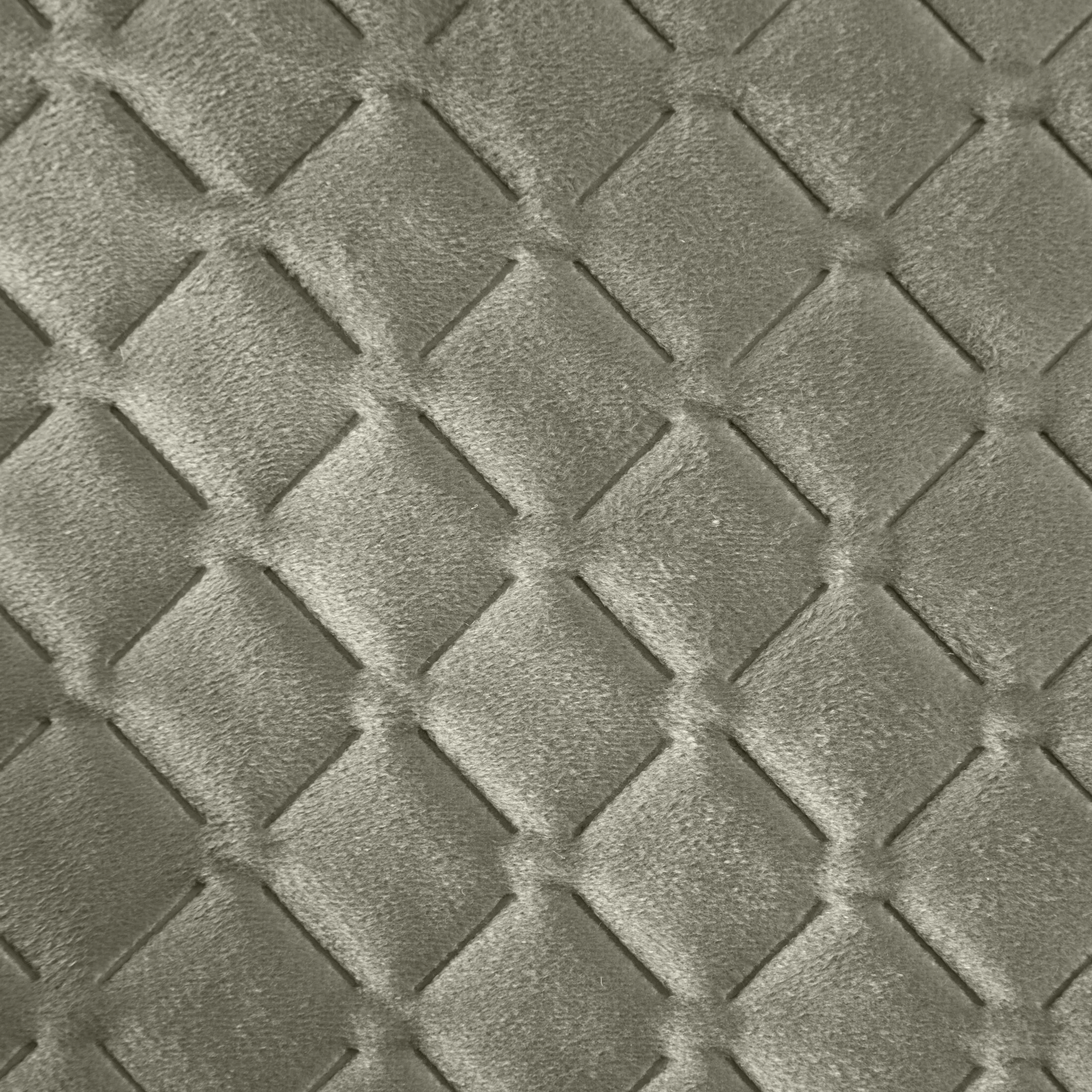 Narzuta welwetowa na fotel srebrna 70x160 cm pikowana w geometryczny wzór metodą hot press DIMON Eurofirany