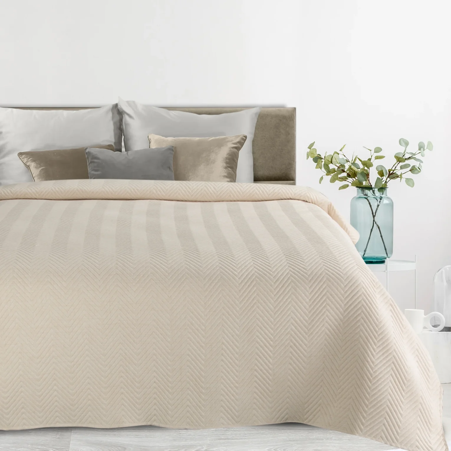 Narzuta z tkaniny o strukturze lnu kremowa 170x210 cm pikowana w wzór jodełki LEN 3 EUROFIRANY PREMIUM