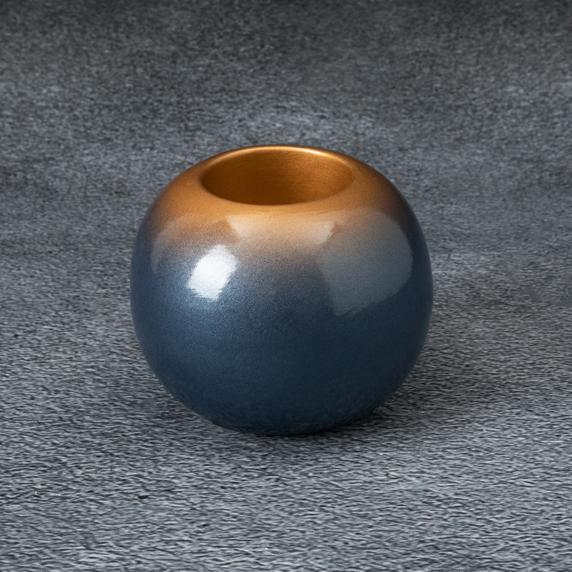 Świecznik ceramiczny niebiesko-złoty z efektem ombre średnica 10x9 cm NESSA Eurofirany