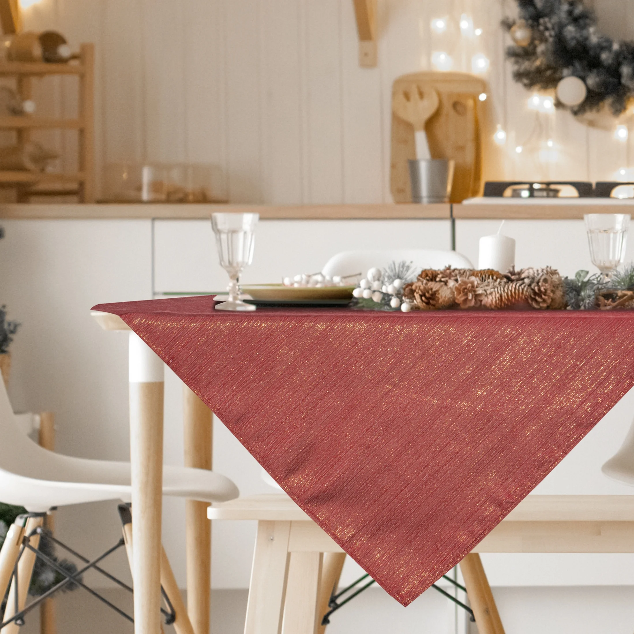 Obrus bordowy 85x85 cm przetykany błyszczącą nicią - GLAMO Eurofirany