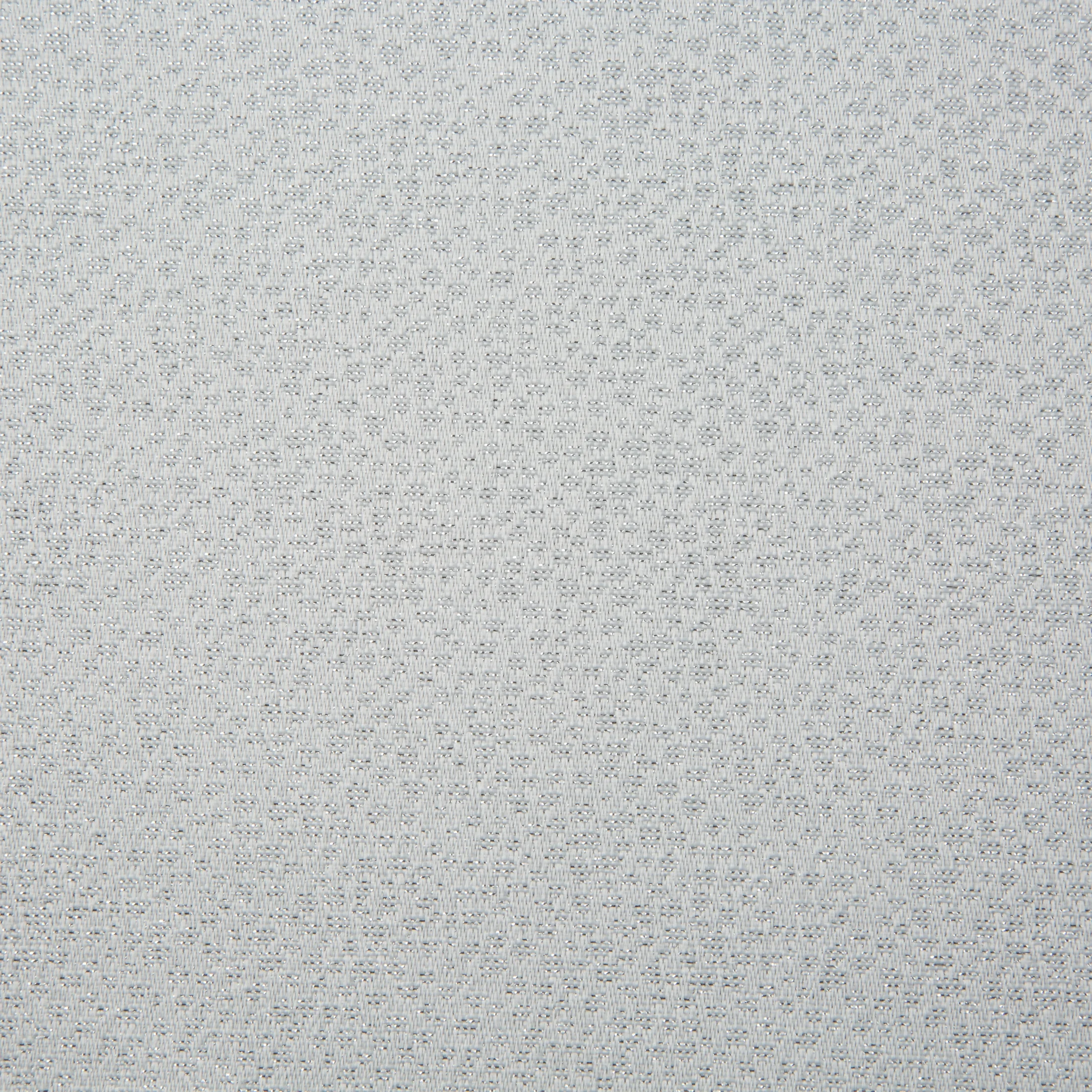 Obrus biało, srebrny 140x180 cm plamoodporny EDNA zdobiony błyszczącym delikatnym wzorem