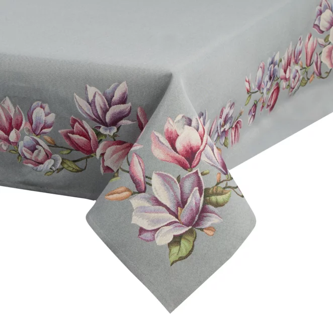 Obrus popielato, różowy 140x180 cm gobelinowy zdobiony motywem kwiatów magnolii