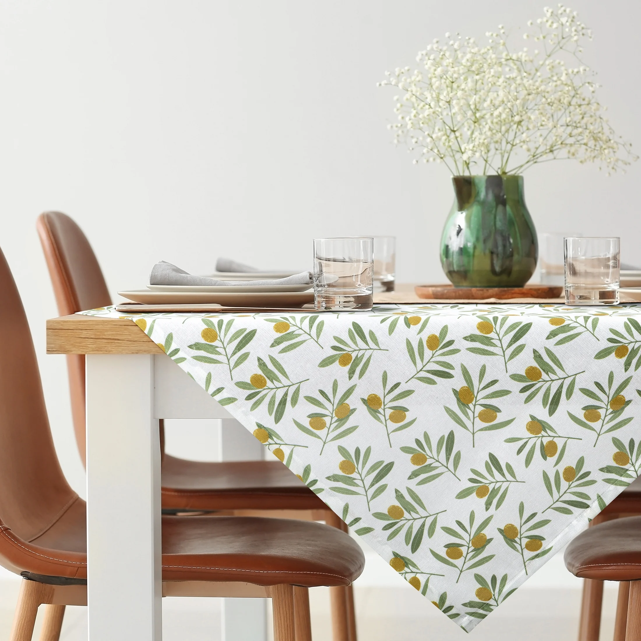 Obrus na stół plamoodporny 85x85 cm biało, zielony z motywem oliwek - ERIN Eurofirany