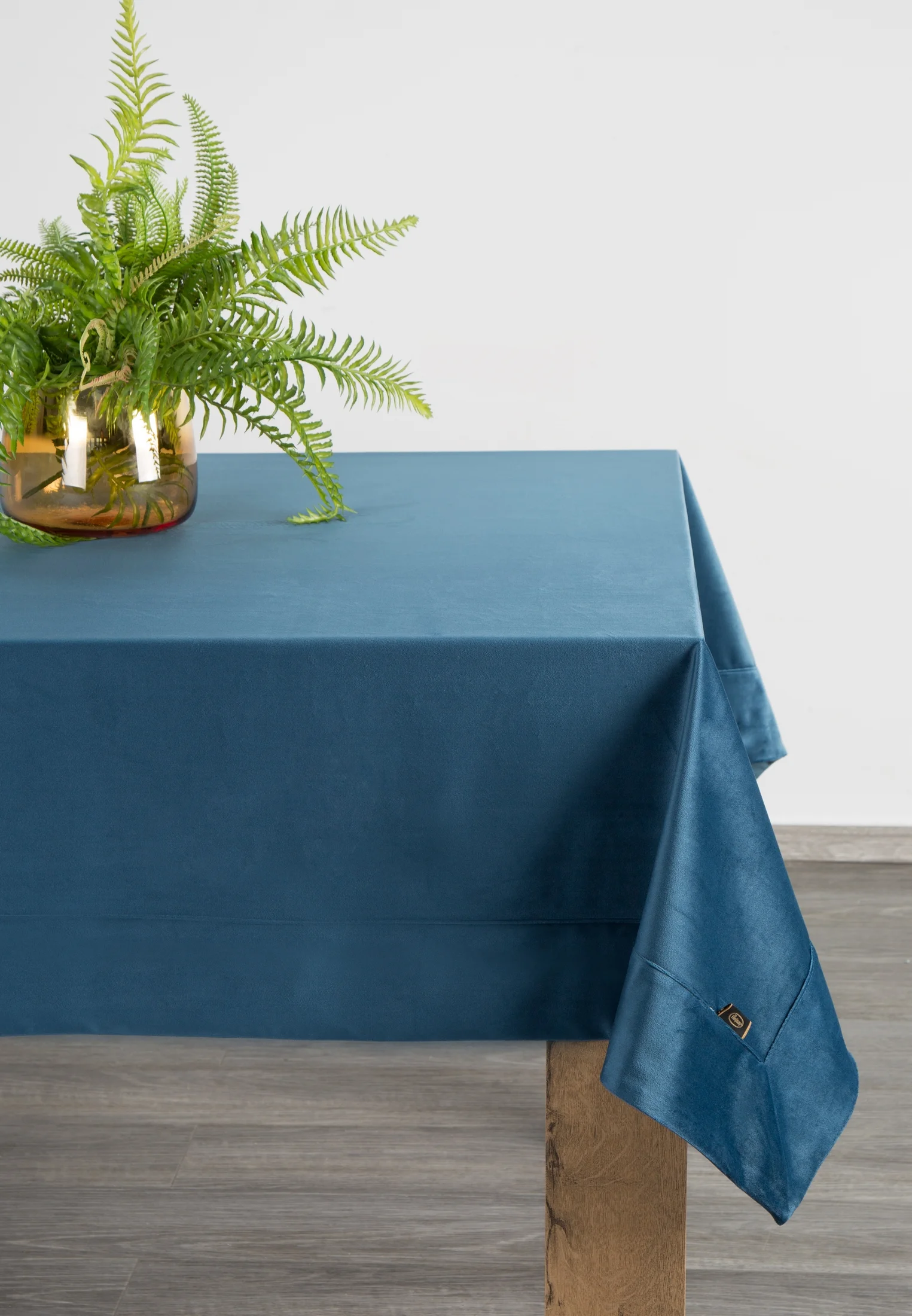 Obrus granatowy 145x260 cm welwetowy VELVET z ozdobną listwą
