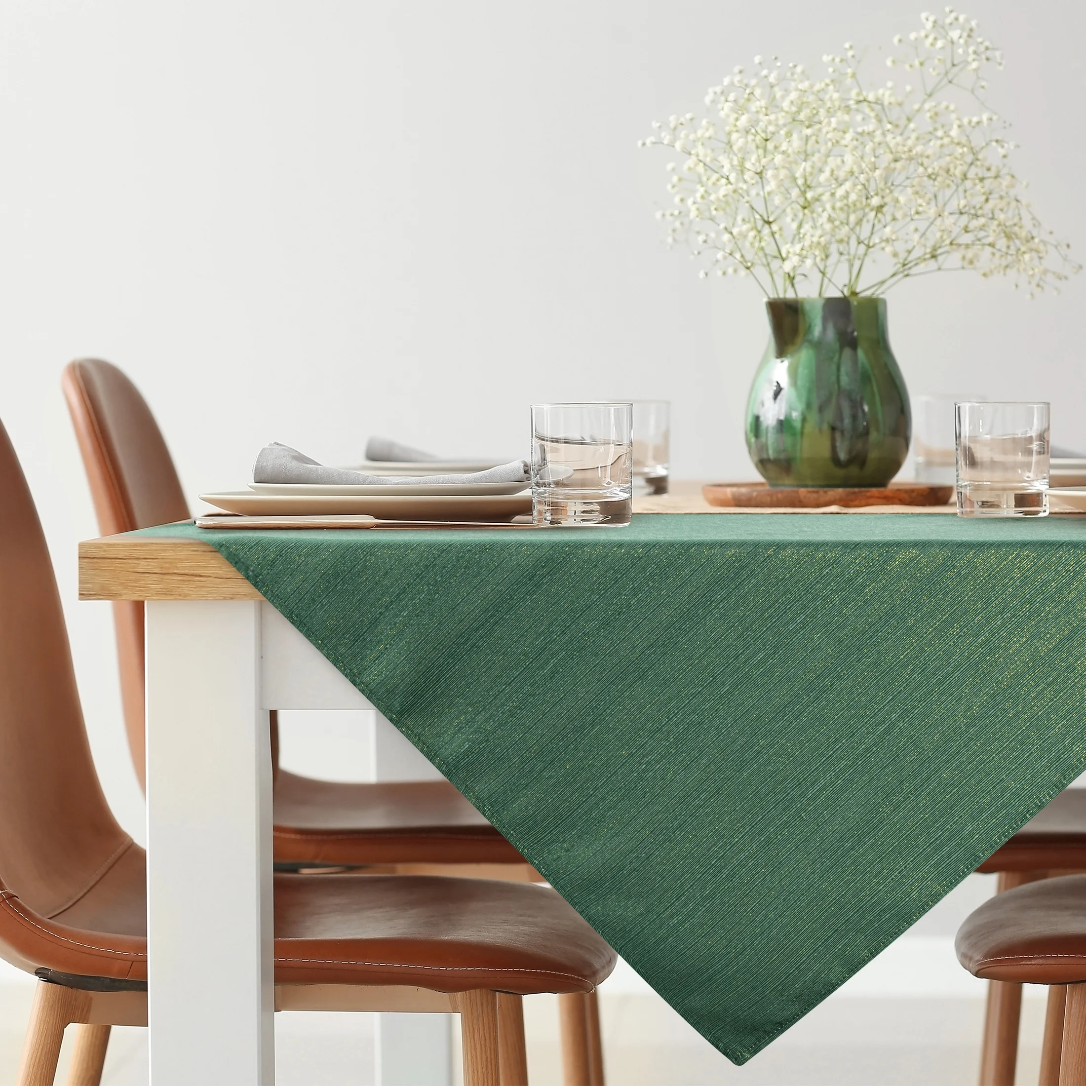 Obrus zielony 85x85 cm przetykany błyszczącą nicią - GLAMO Eurofirany